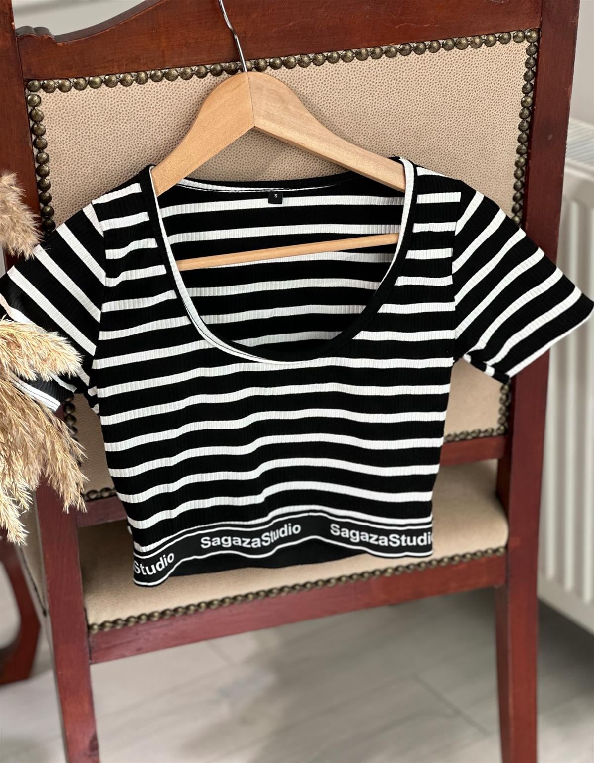 Marka Model Crop Siyah