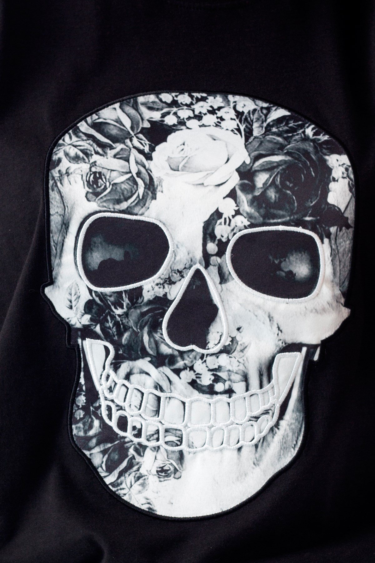 DIGITAL PRINTED-EMBROIDERED SKULL Tshirt