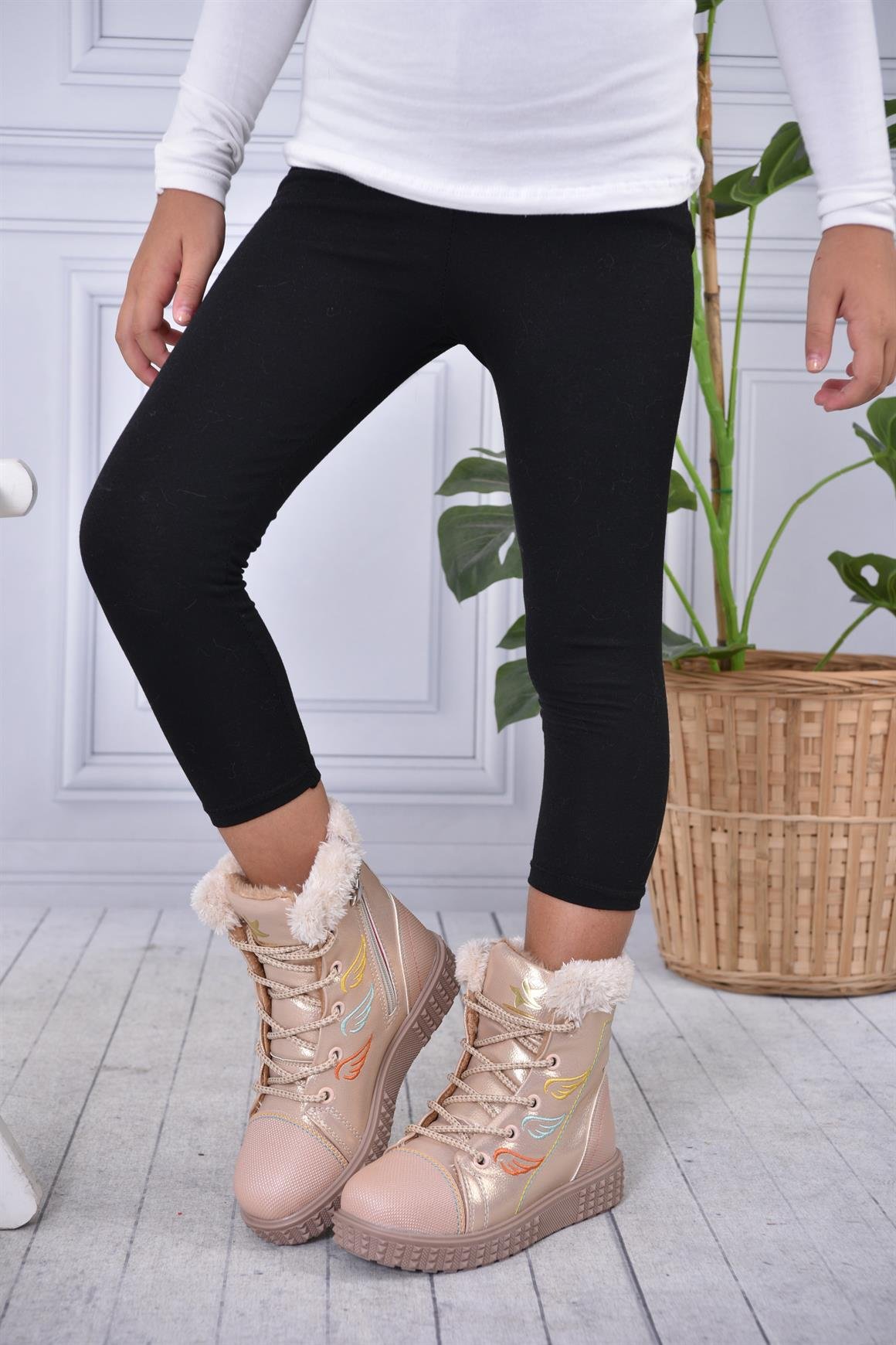 Gilga Kürklü Çocuk Botu