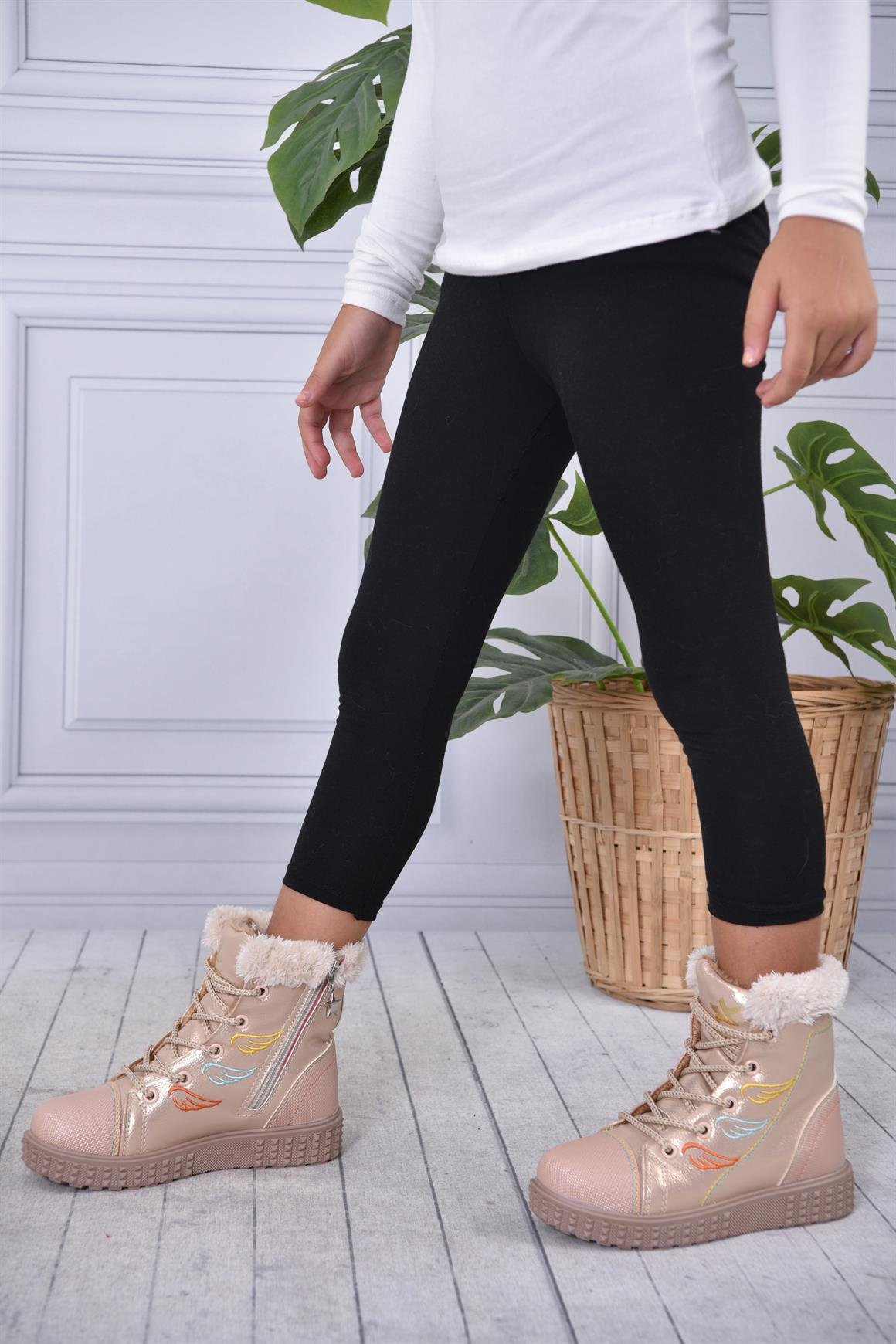 Gilga Kürklü Çocuk Botu