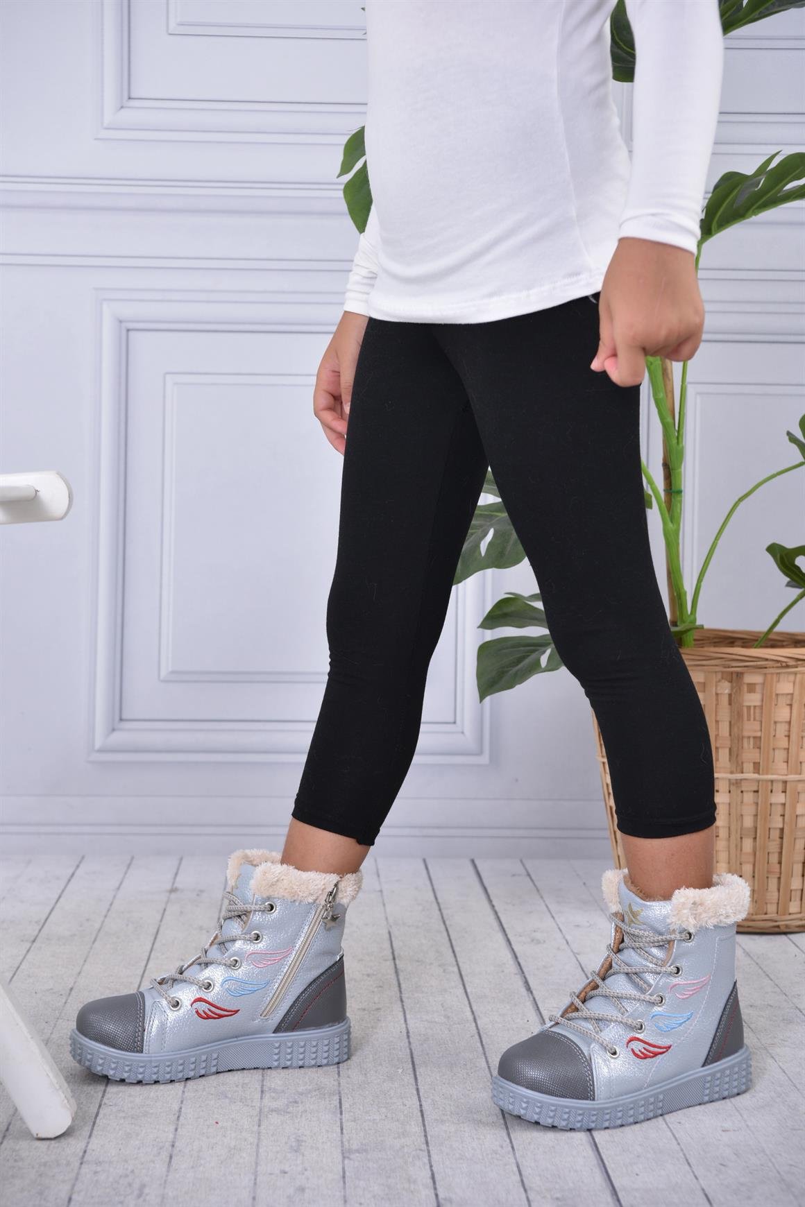 Gilga Kürklü Çocuk Botu