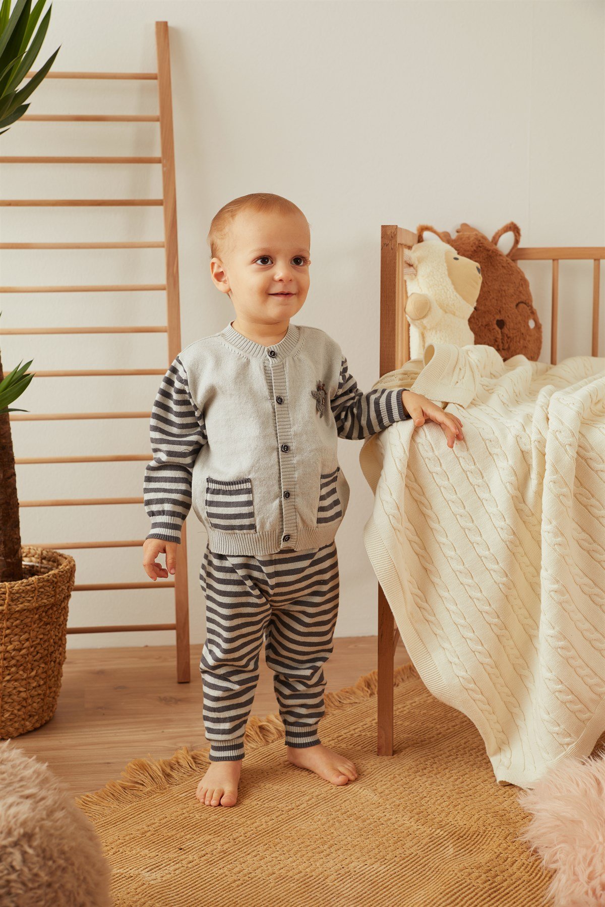 Açık Gri Çizgi Desenli Triko İkili Takım