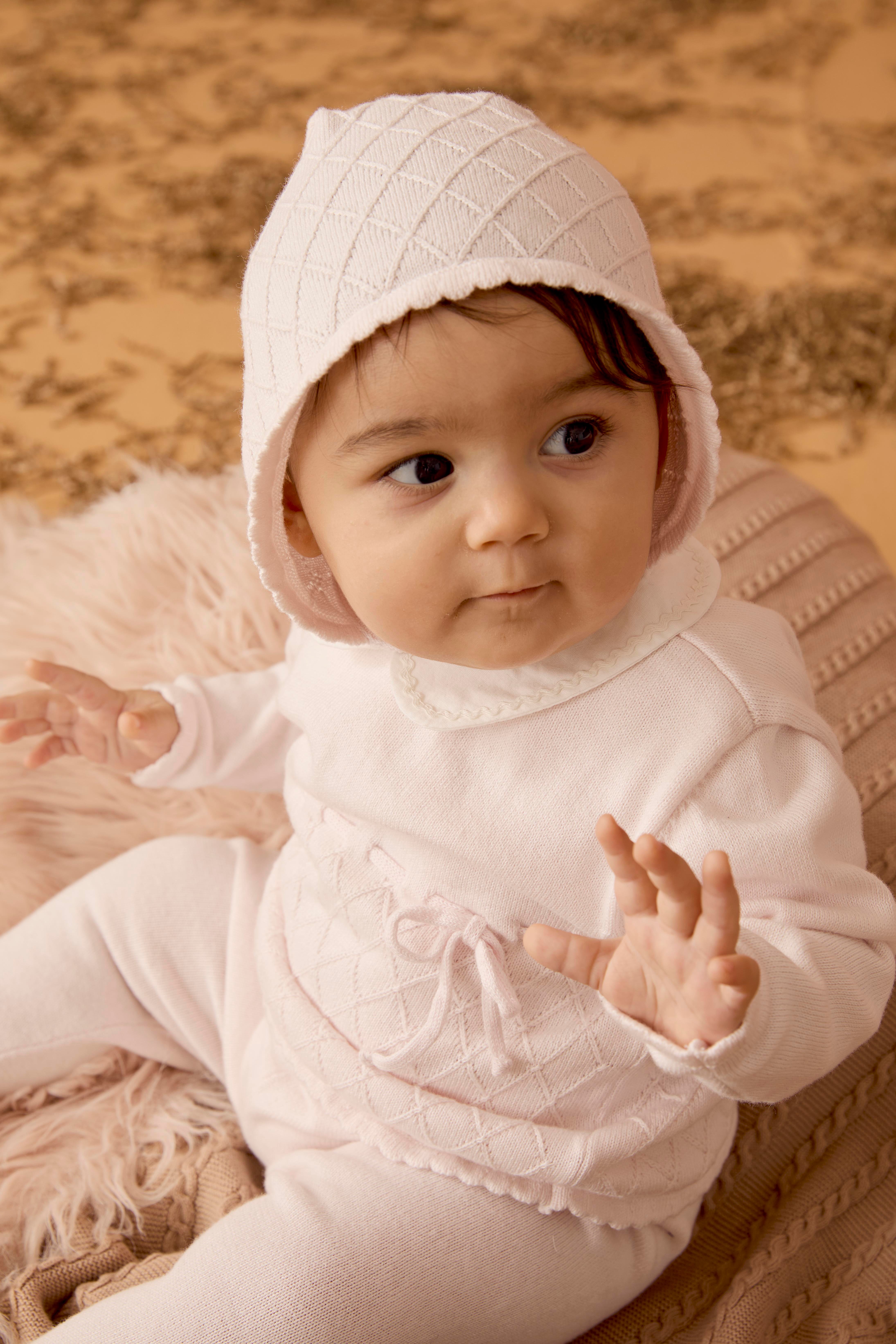 Bej Organik Pamuklu Baklava Desenli Üçlü Triko Kız Çocuk Takım