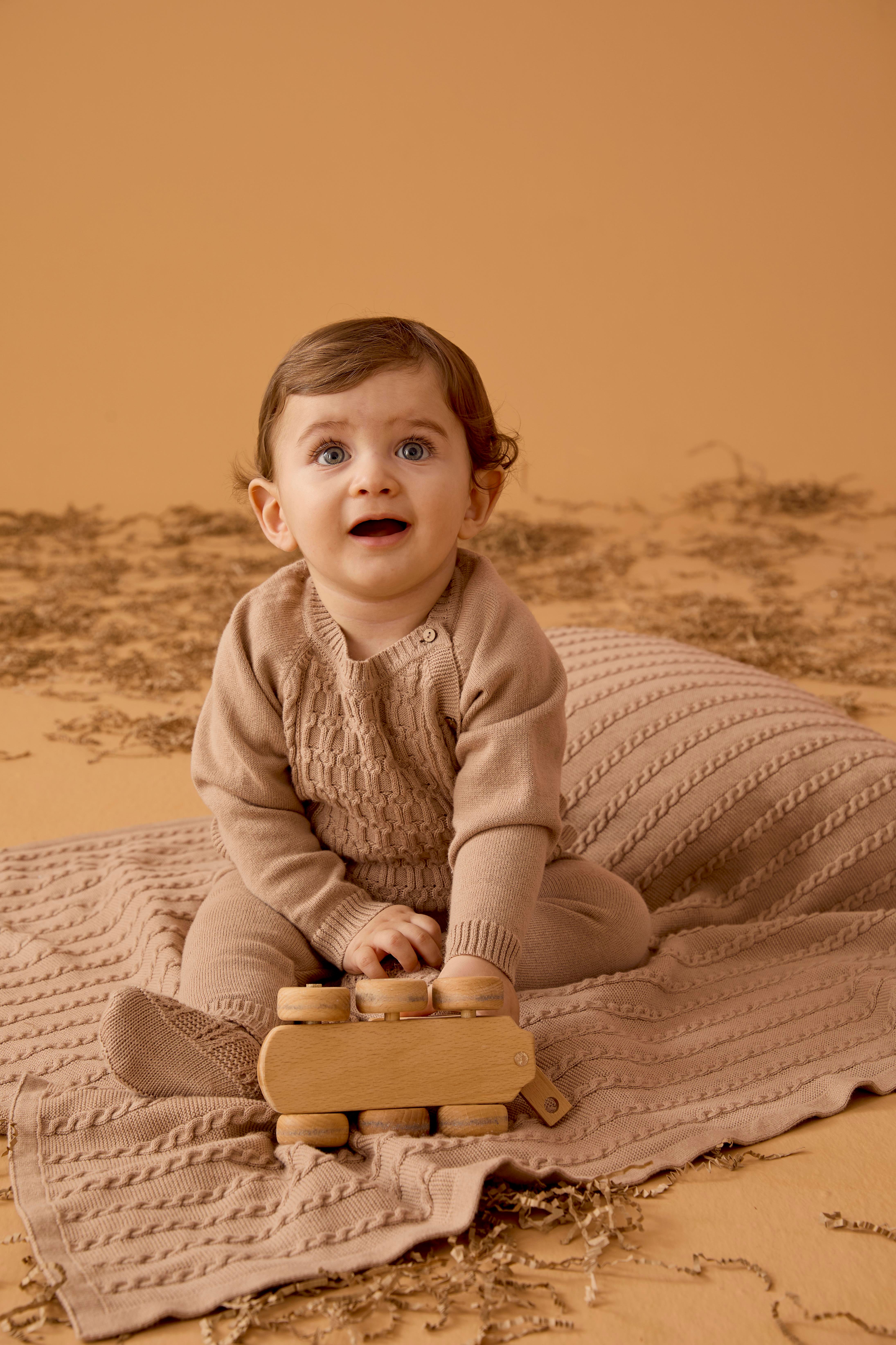 Kahverengi Organik Pamuklu Örgü Desenli İkili Triko Erkek Çocuk Takımı