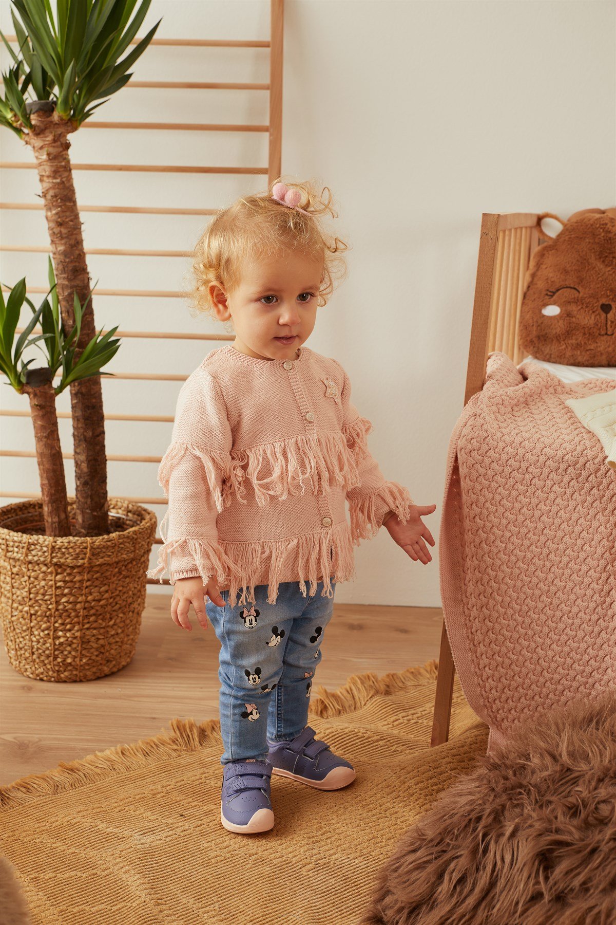 Pembe Püsküllü Organik Pamuklu Triko Kız Bebek Hırka