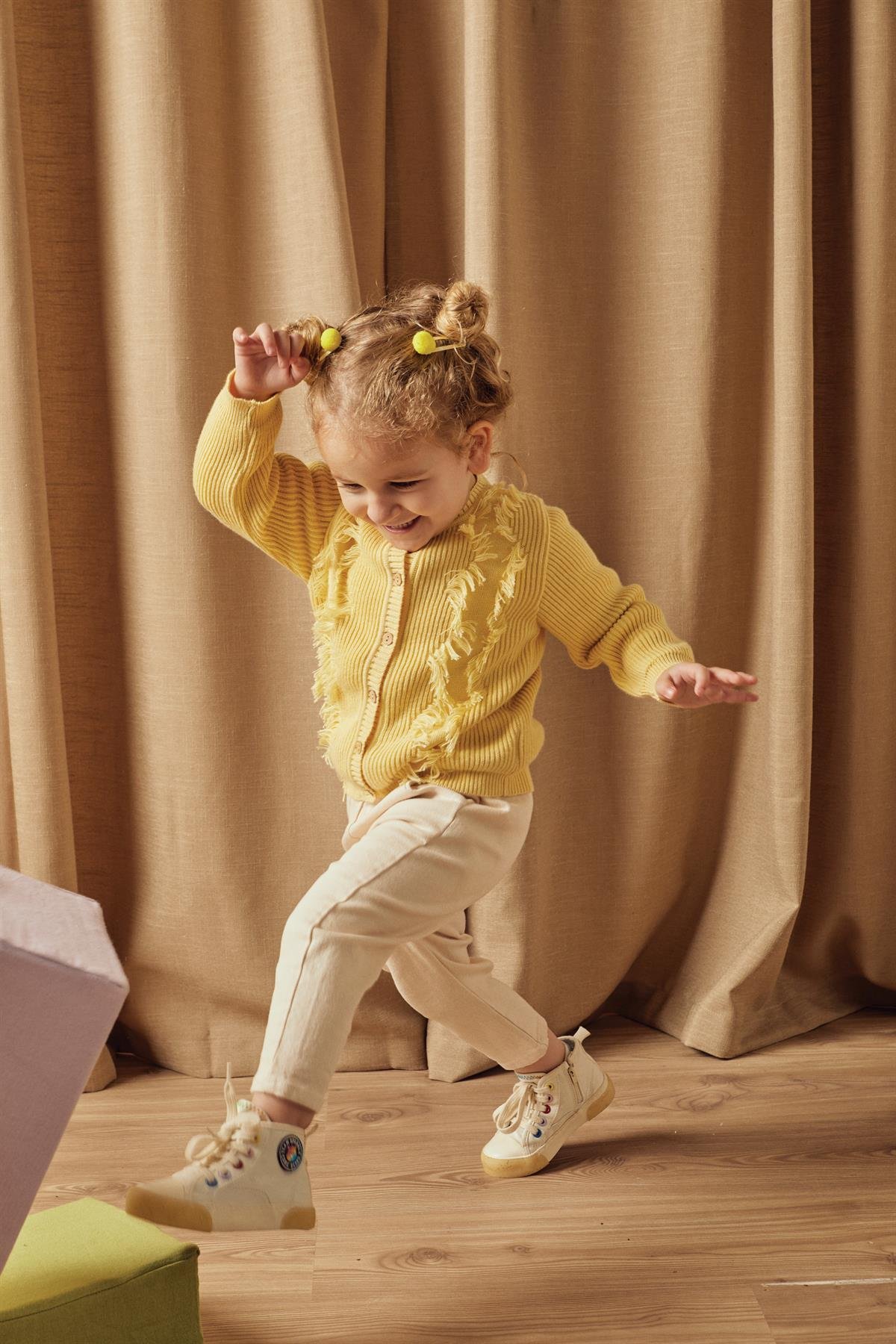 Sarı Organik Pamuk Püsküllü Hırka