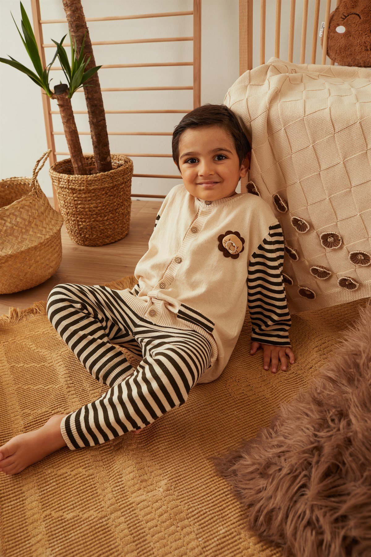 Sütlü Kahve Çizgi Desenli Triko İkili Takım