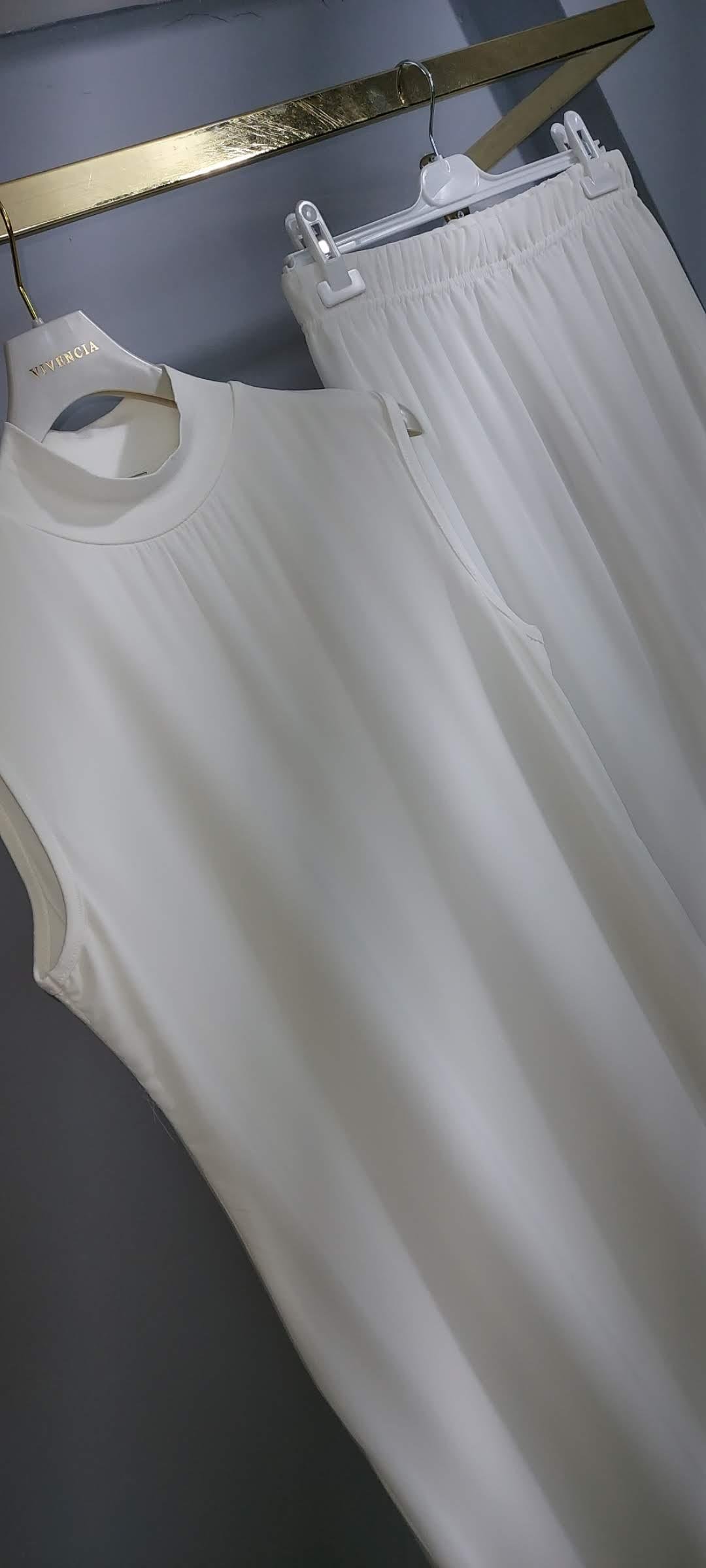 105 cm. Önü Şifon detaylı Dik Yaka İçlik Ve Şifon Pantolon Takım