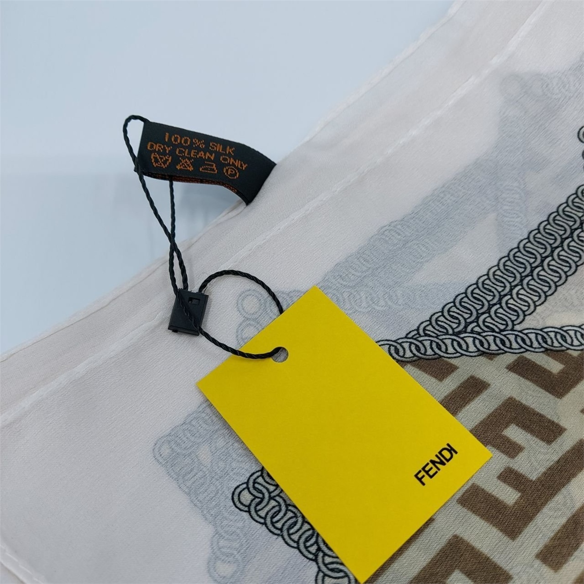 Fendi İpek Şal
