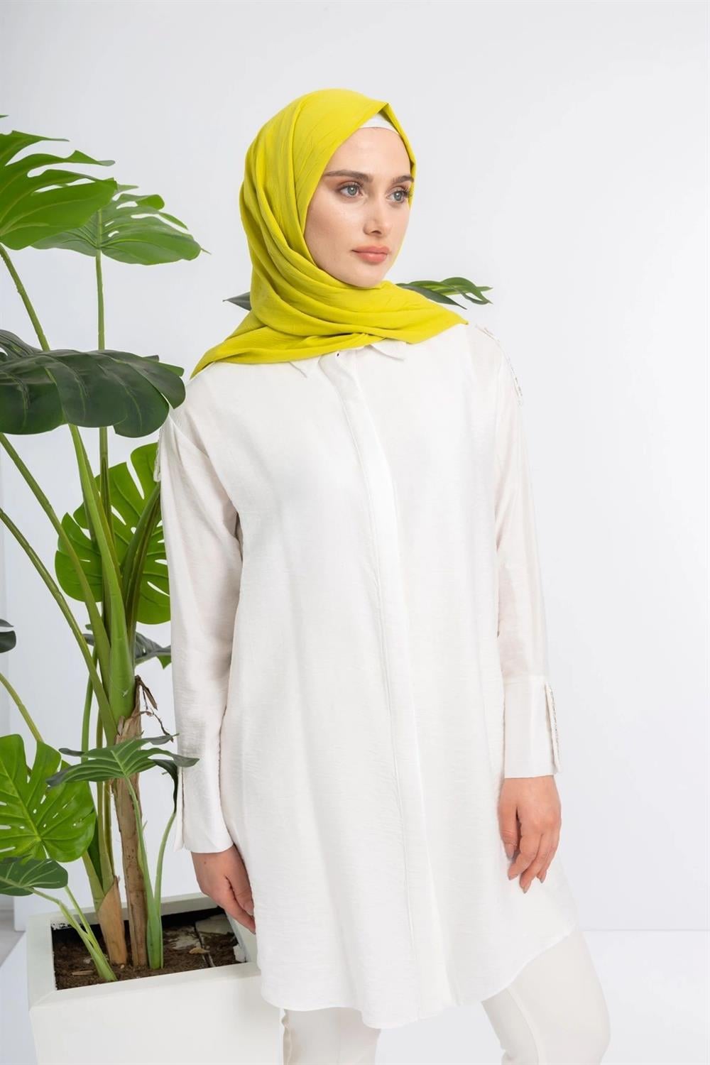 Kolları Taşlı Spor Tunik - Ekru