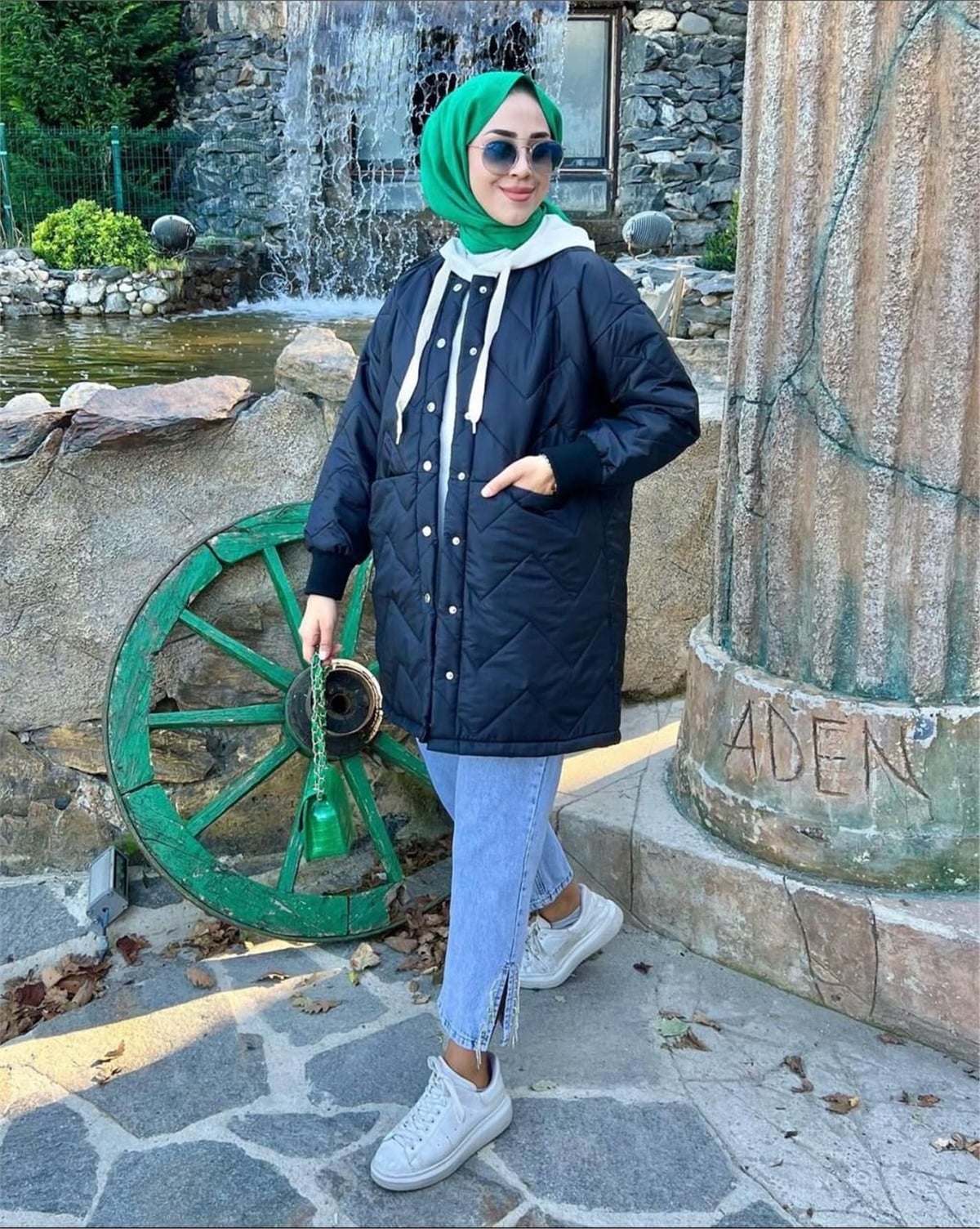 Ribana Detaylı Kapitone Kaban - Siyah