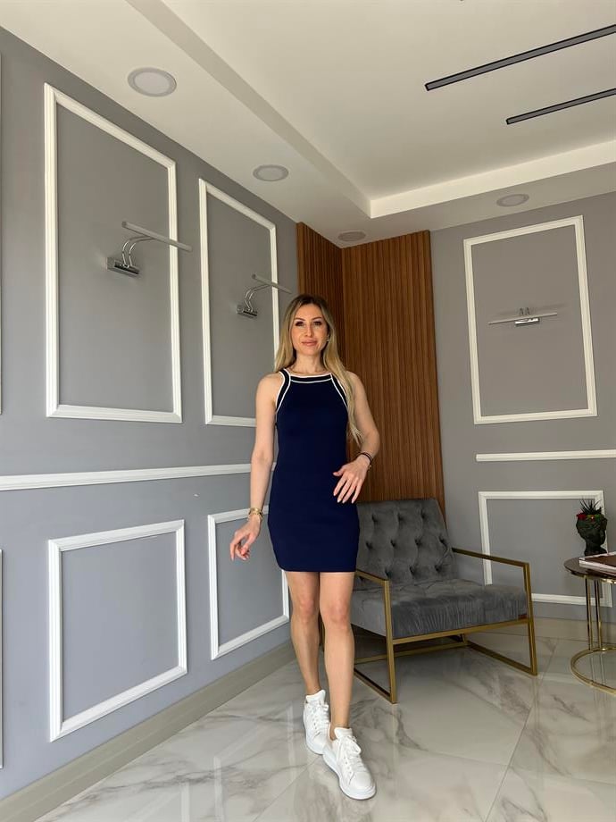 Beyaz Biyeli Lacivert Elbise