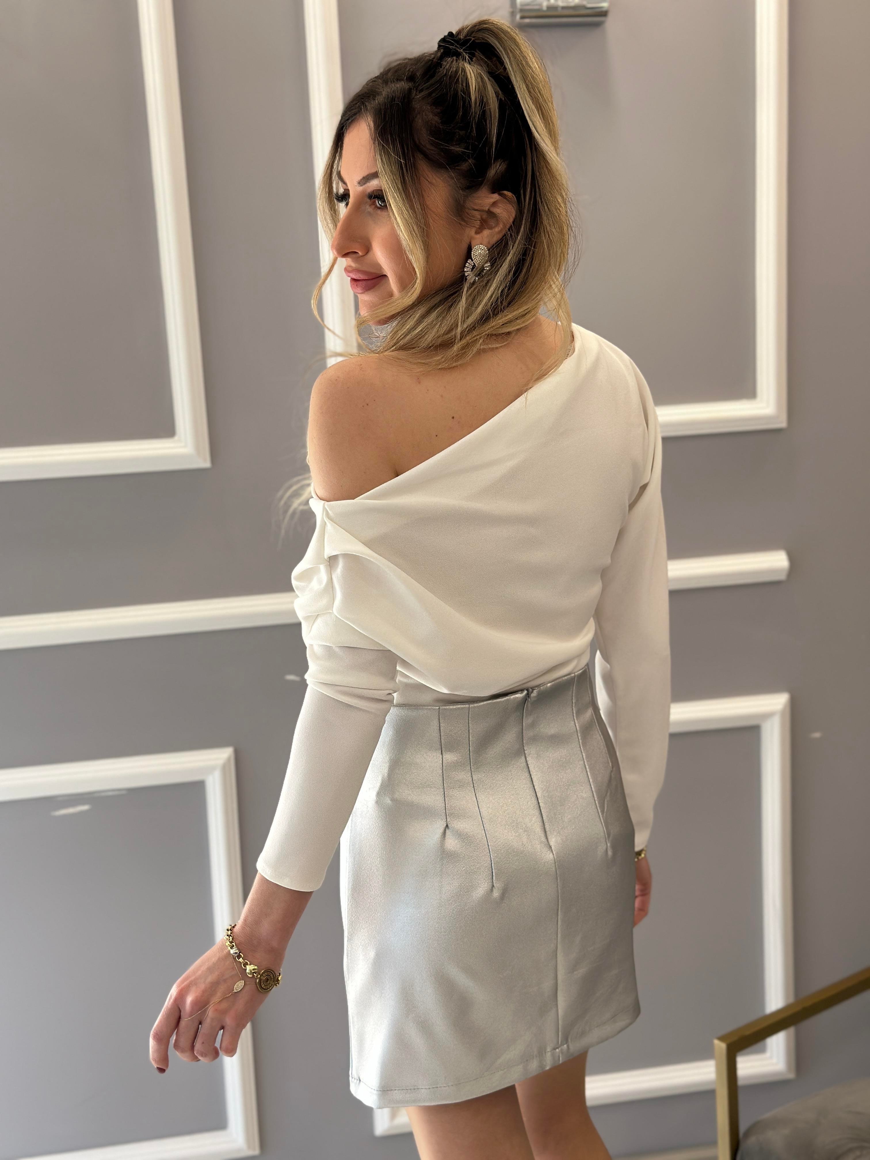 Bluz Omuz Detaylı Beyaz
