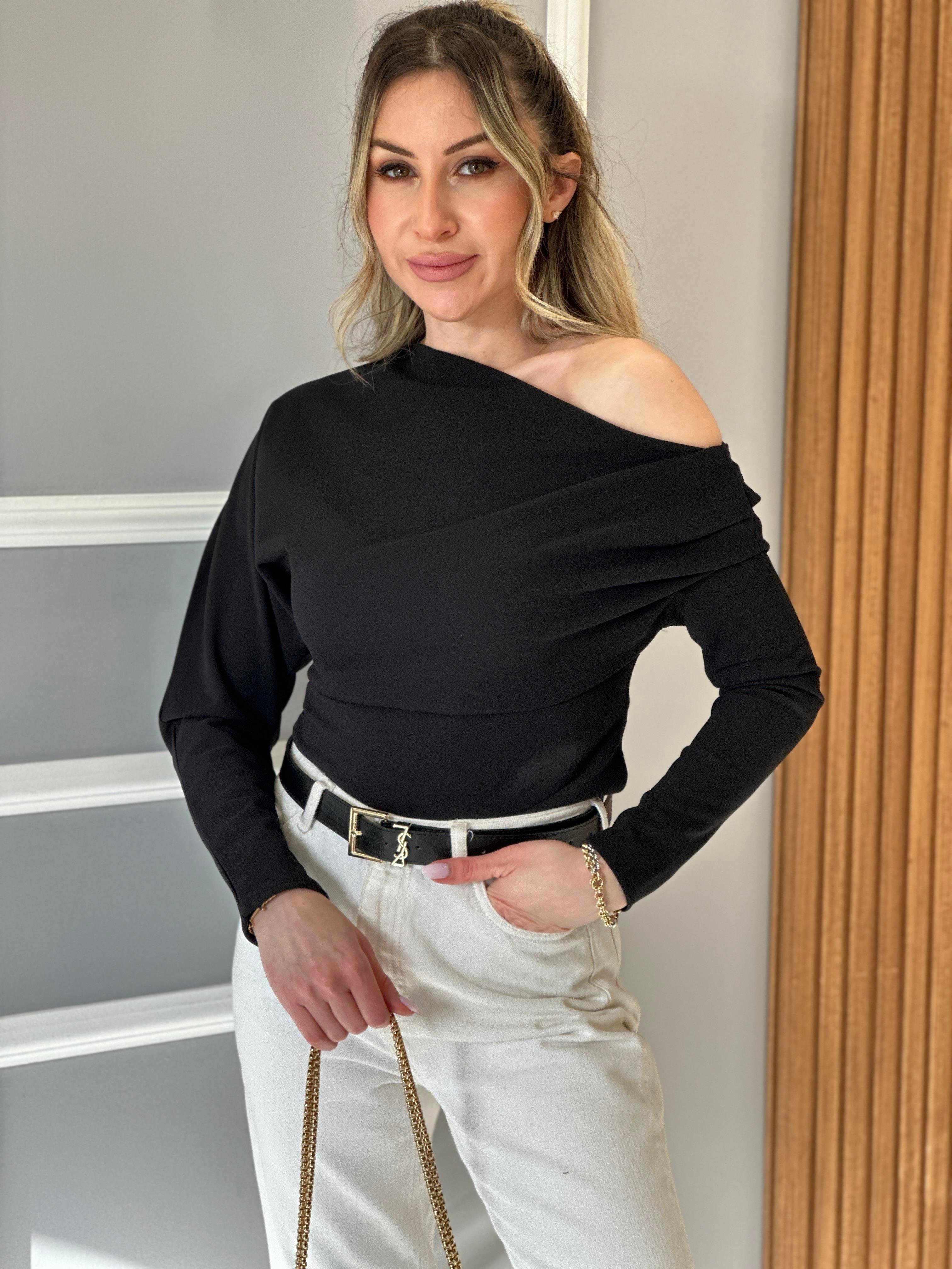 Bluz Omuz Detaylı Siyah