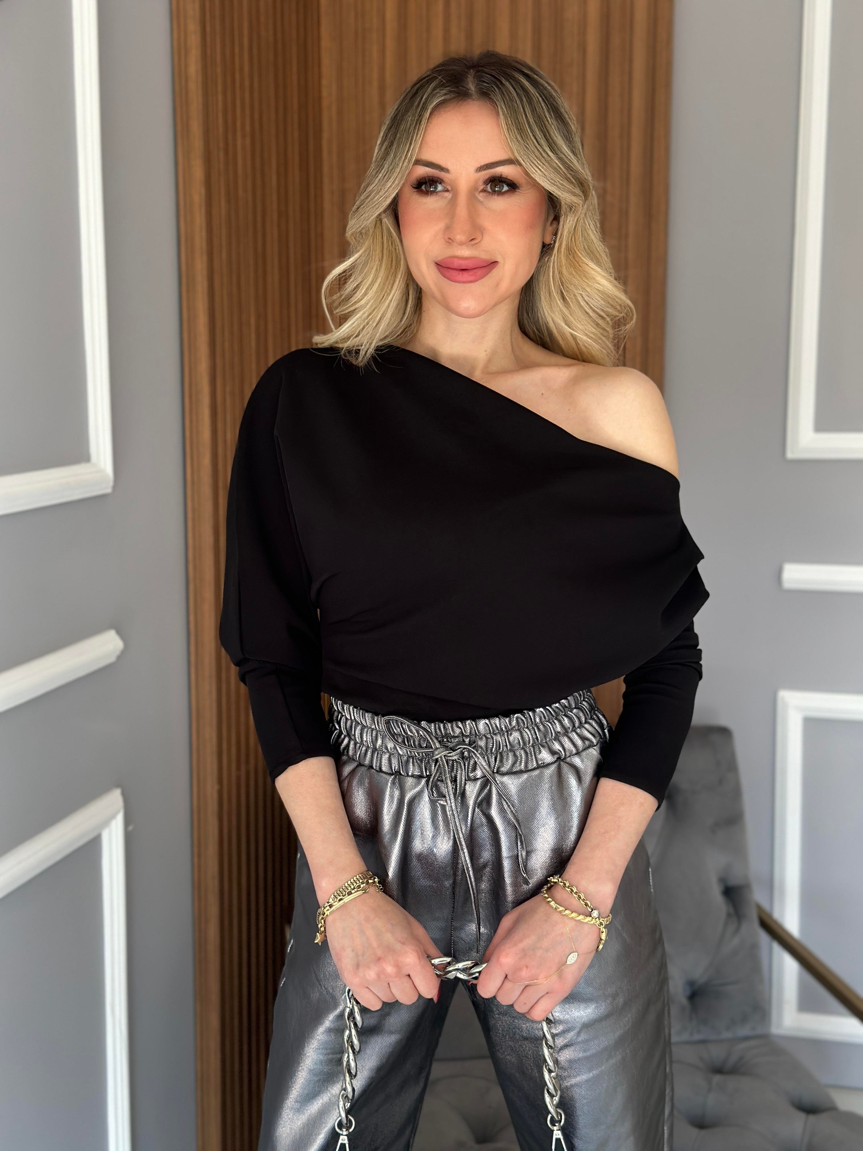 Bluz Omuz Detaylı Siyah