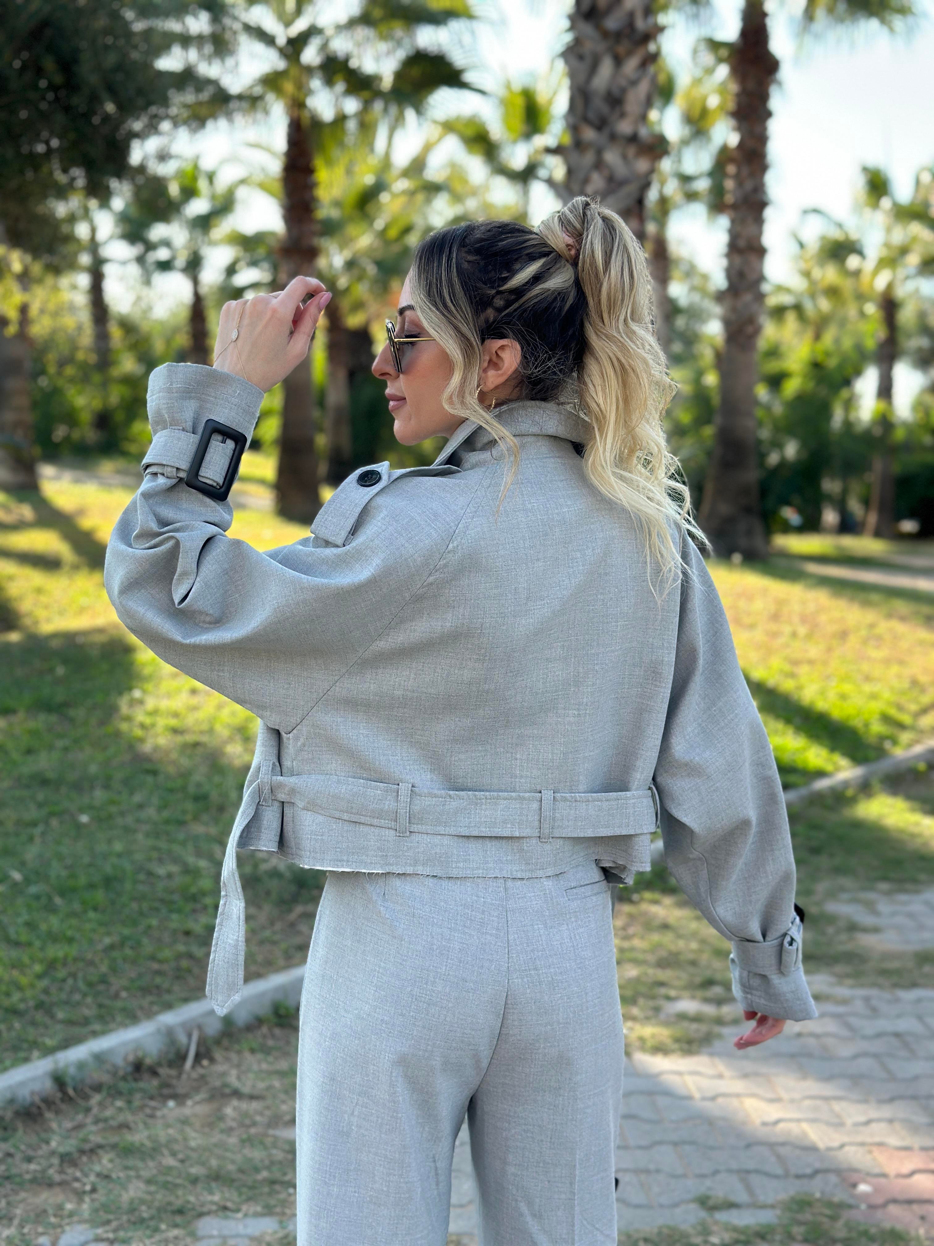 Ceket Crop Gri