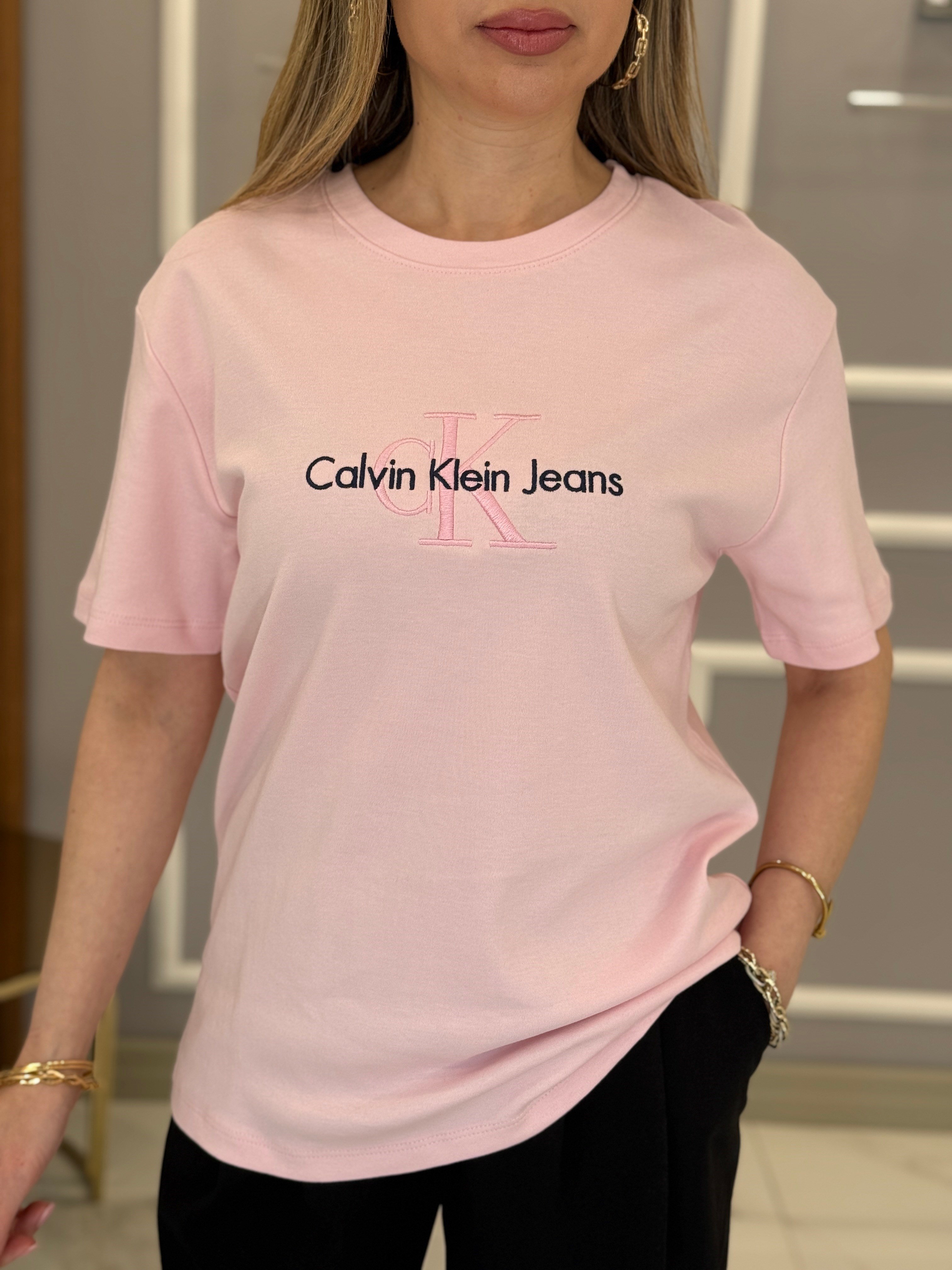 Cn Premium Nakış Yazılı Pembe Tişört 
