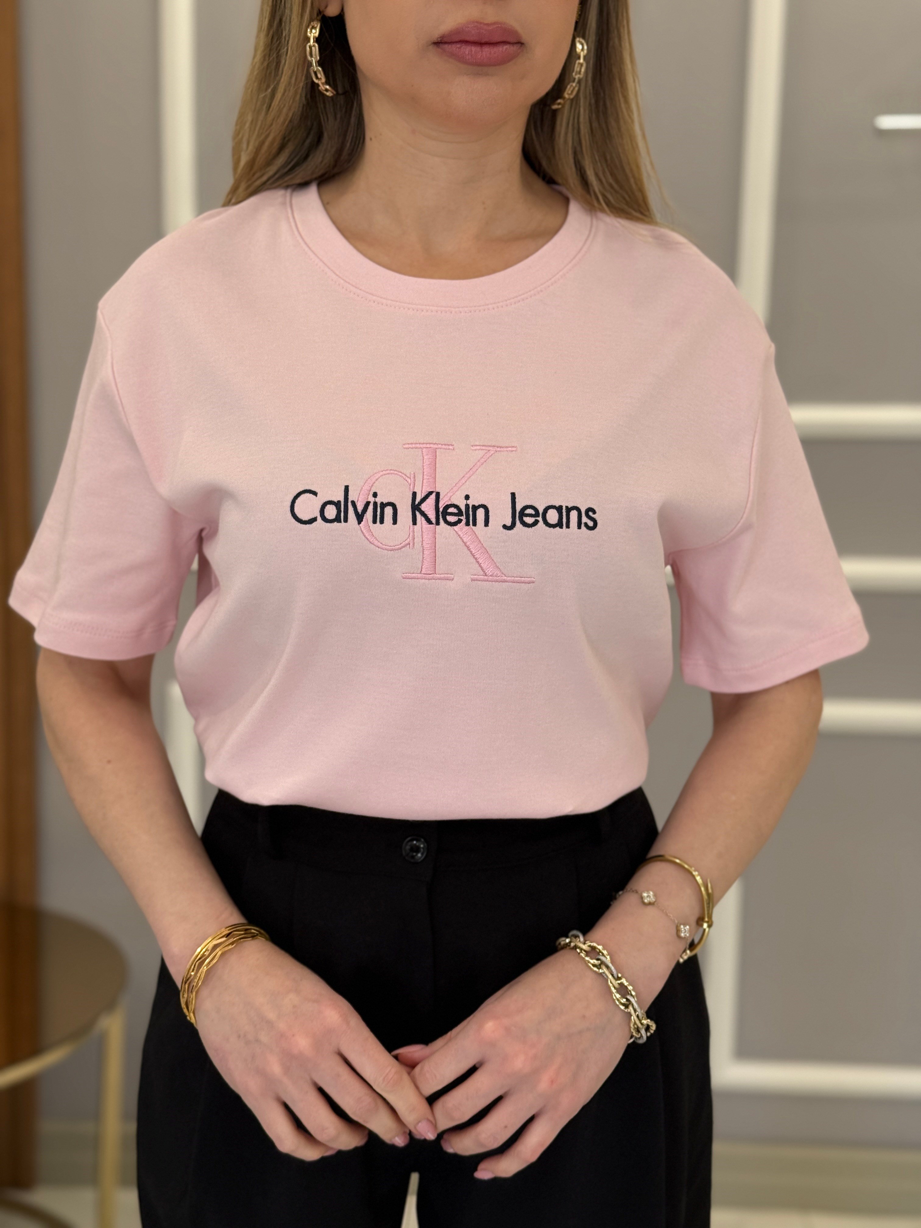 Cn Premium Nakış Yazılı Pembe Tişört 