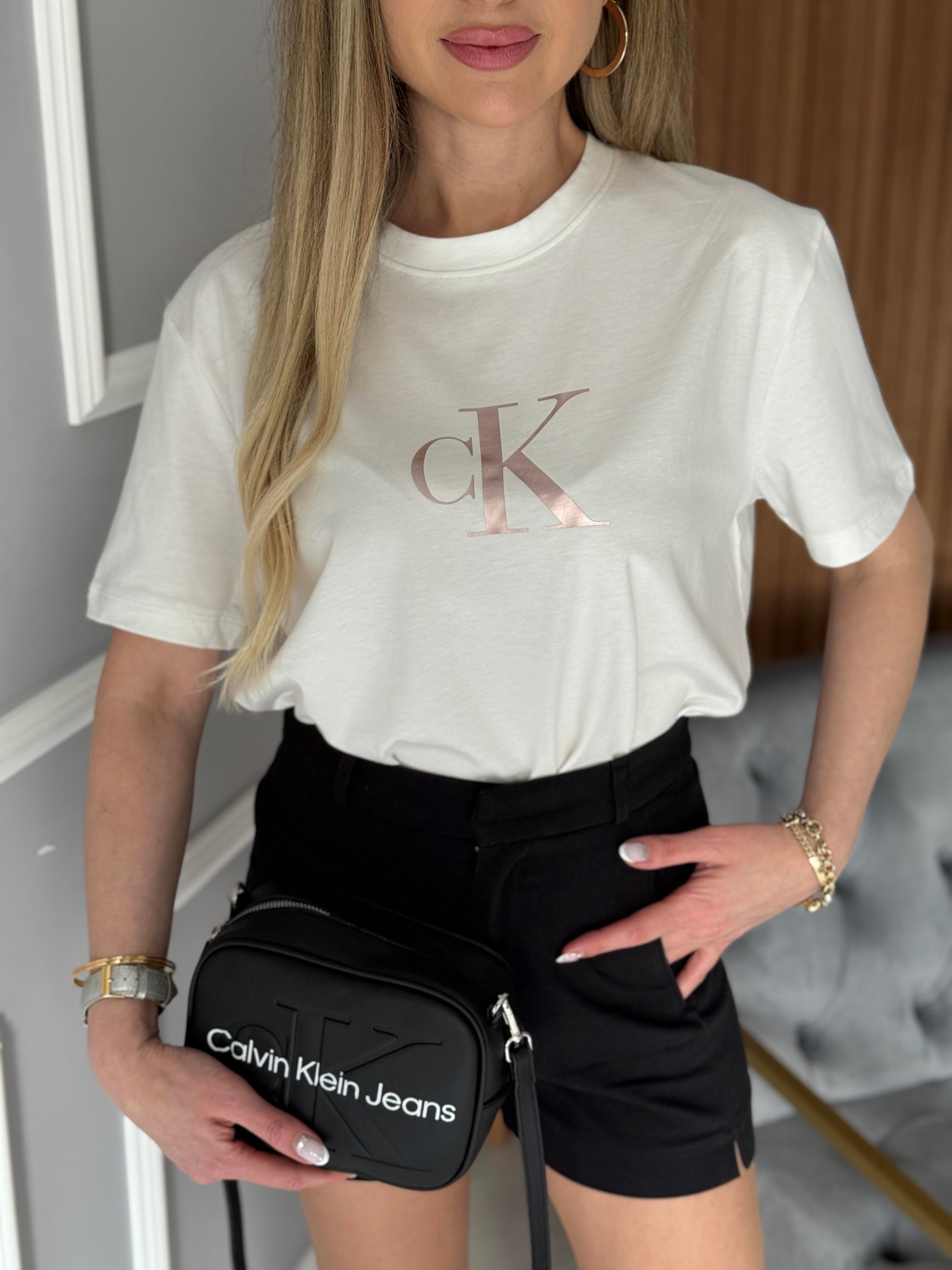 Cnk Pembe Yazılı Premium Tişört Beyaz
