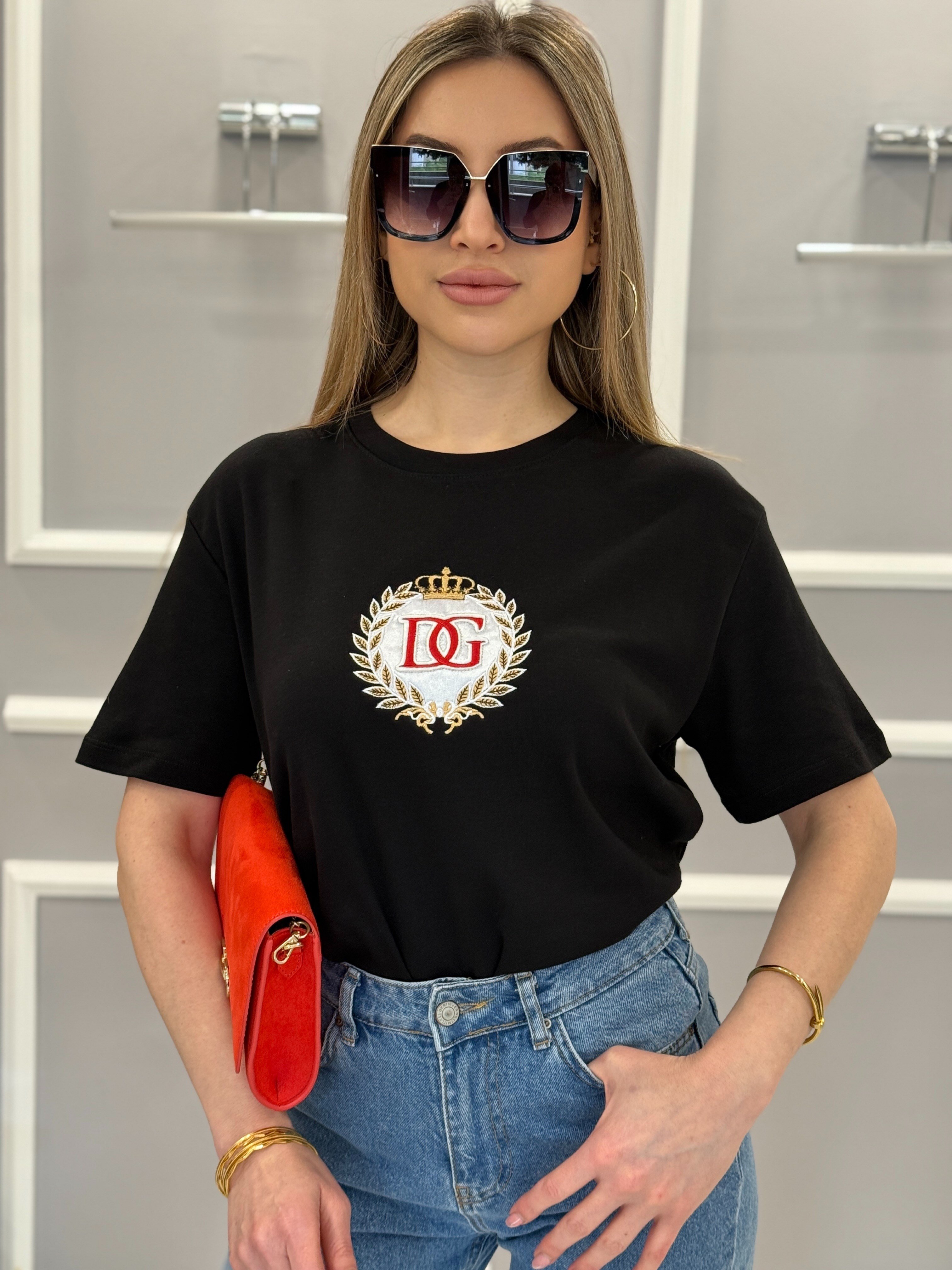 Dc Premium Nakış Yazılı Gold Detaylı Siyah Tişört 