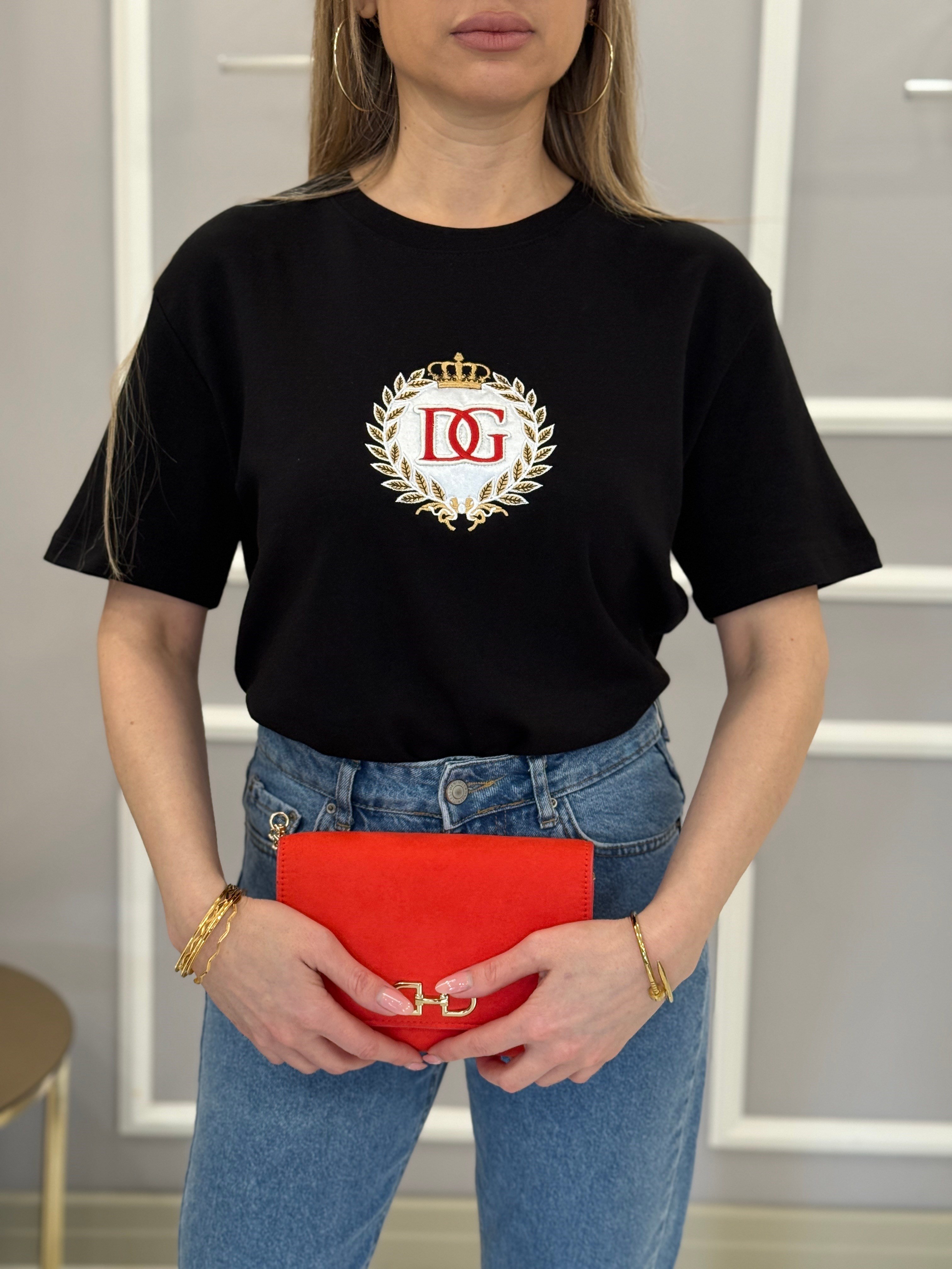 Dc Premium Nakış Yazılı Gold Detaylı Siyah Tişört 
