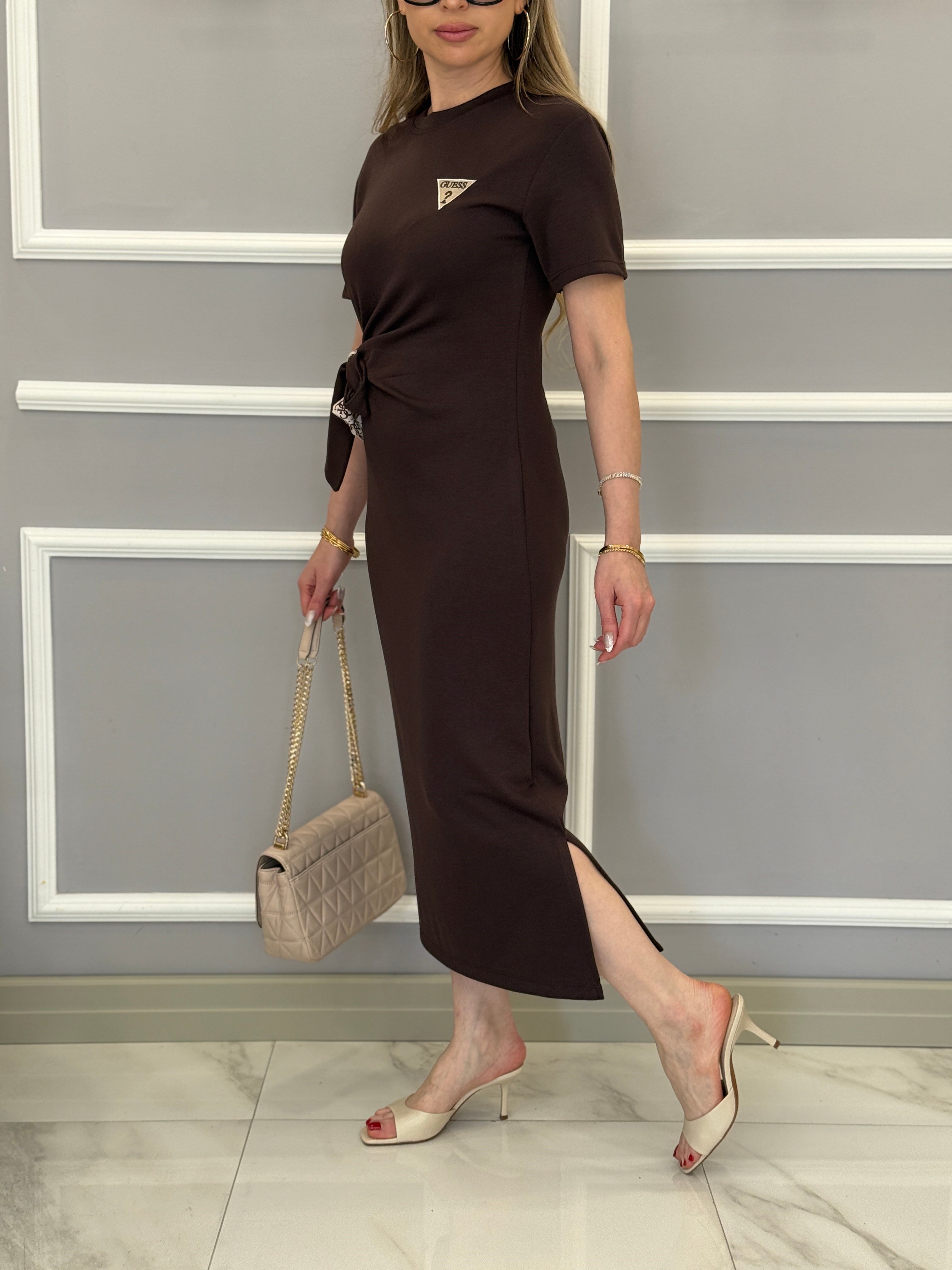 Gu Premium Modal Kumaş Kuşaklı Yandan İki Yırtmaçlı 125 cm Elbise Kahverengi 