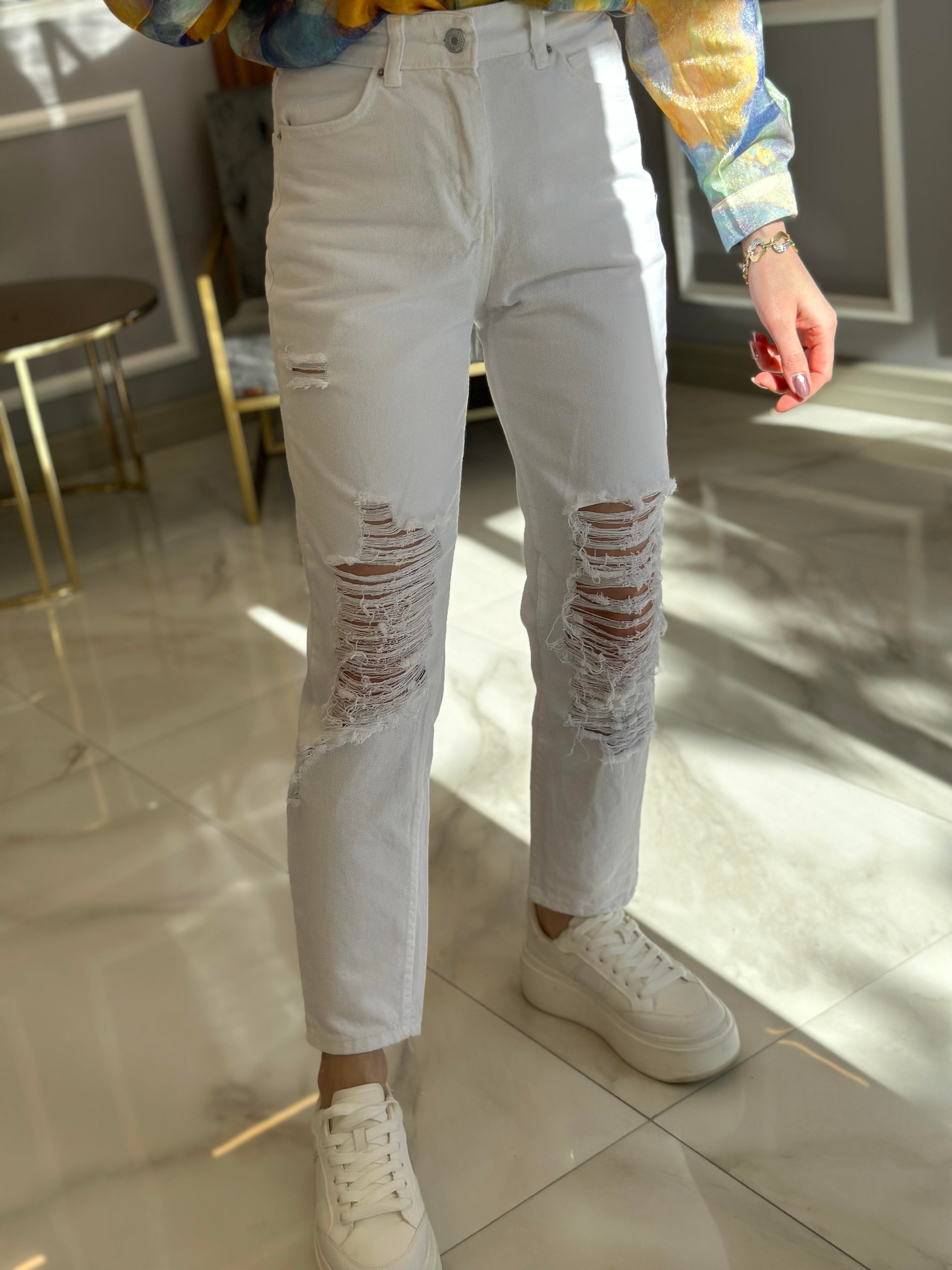 Jeans Mom Yırtık Detaylı Beyaz
