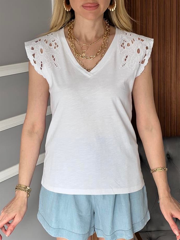 Kolu Nakışlı Tişört Beyaz
