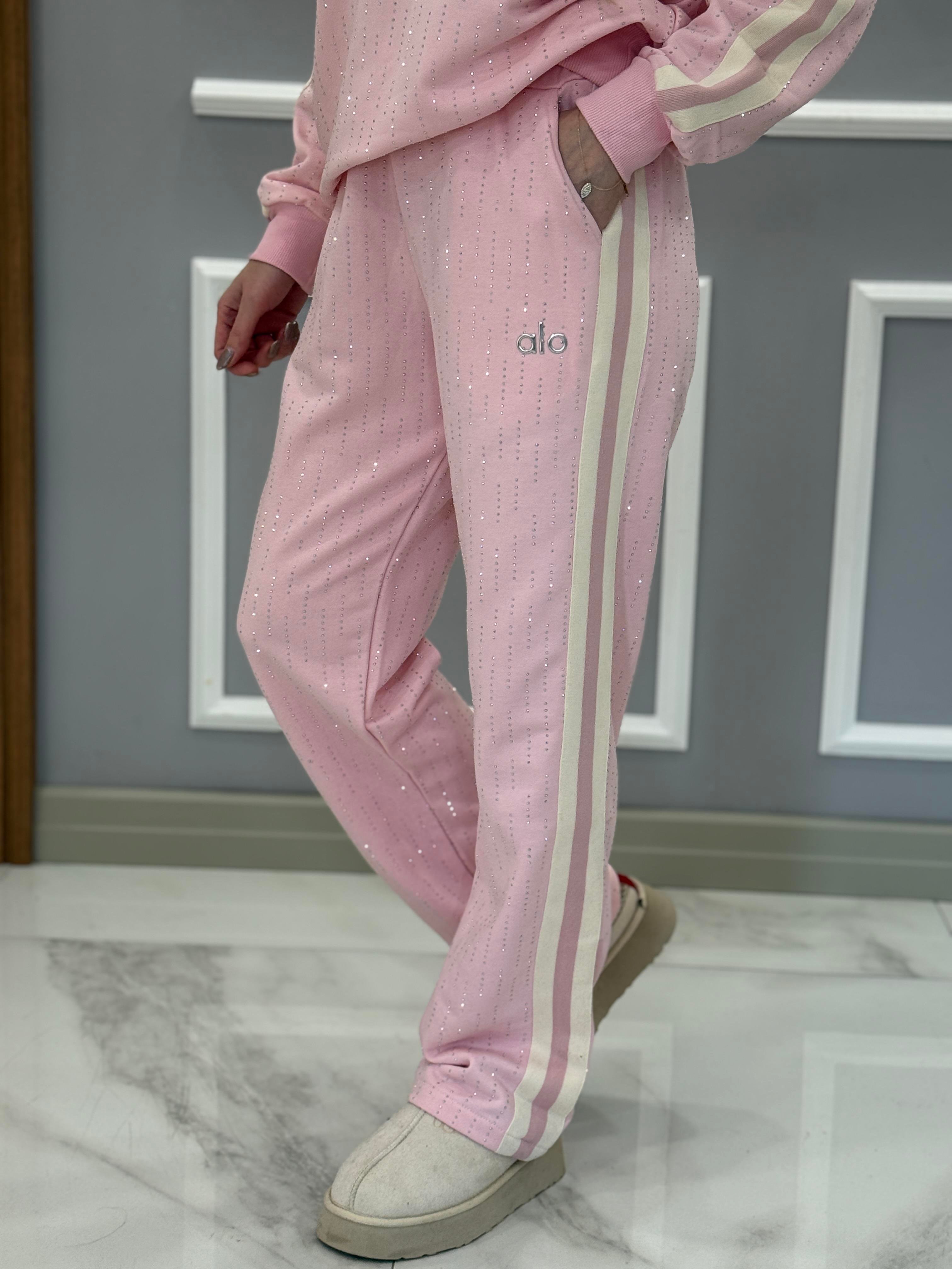 Lo Pembe Serpme Taşlı Şeritli Takım 
