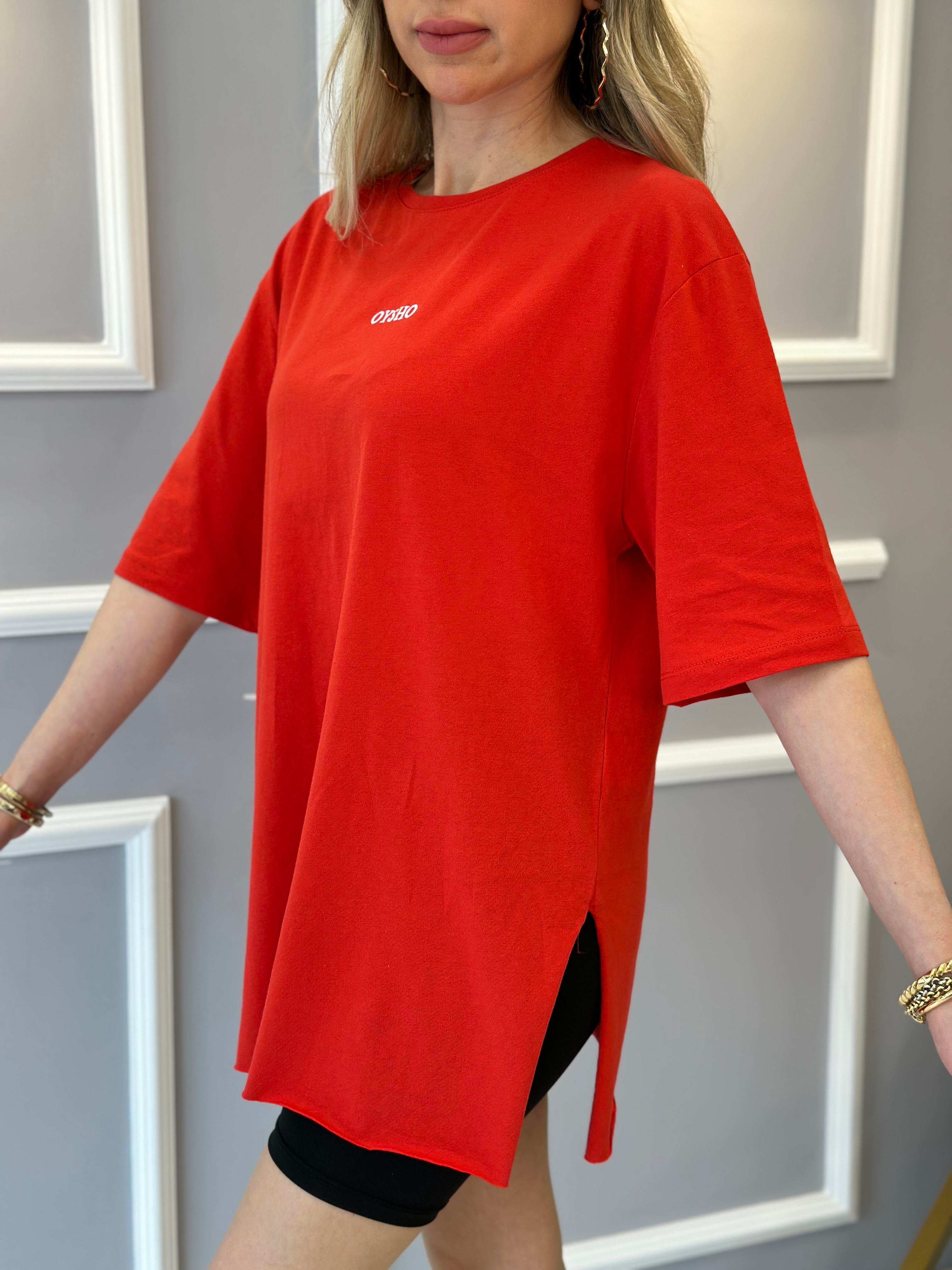 Oys T-shirt Oversize Yandan Yırtmaçlı Kırmızı
