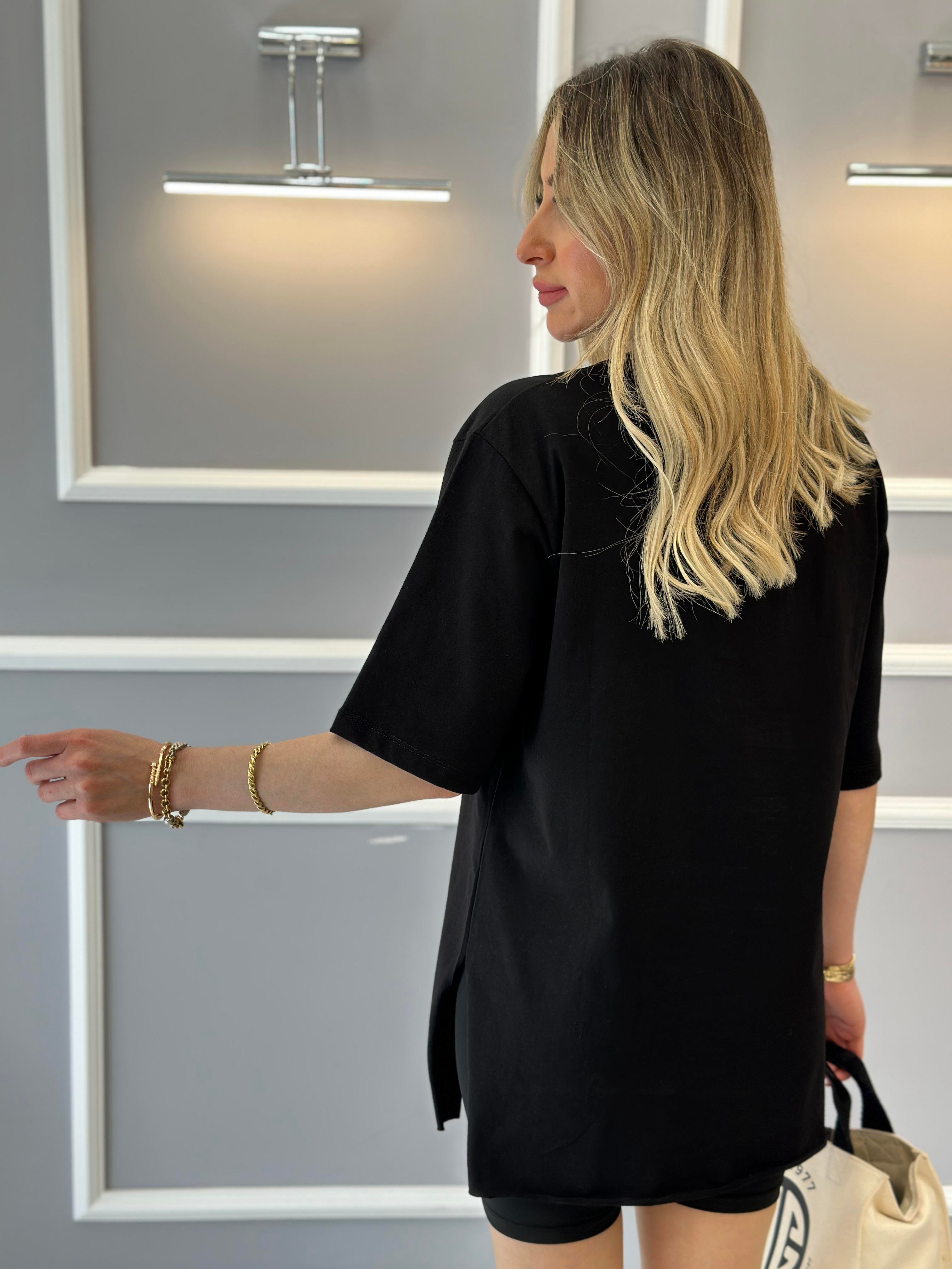 Oys T-shirt Oversize Yandan Yırtmaçlı Siyah