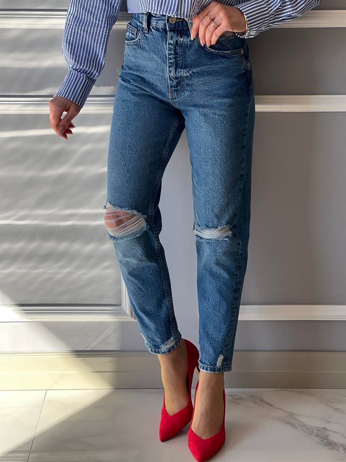 Slim Mom Jeans