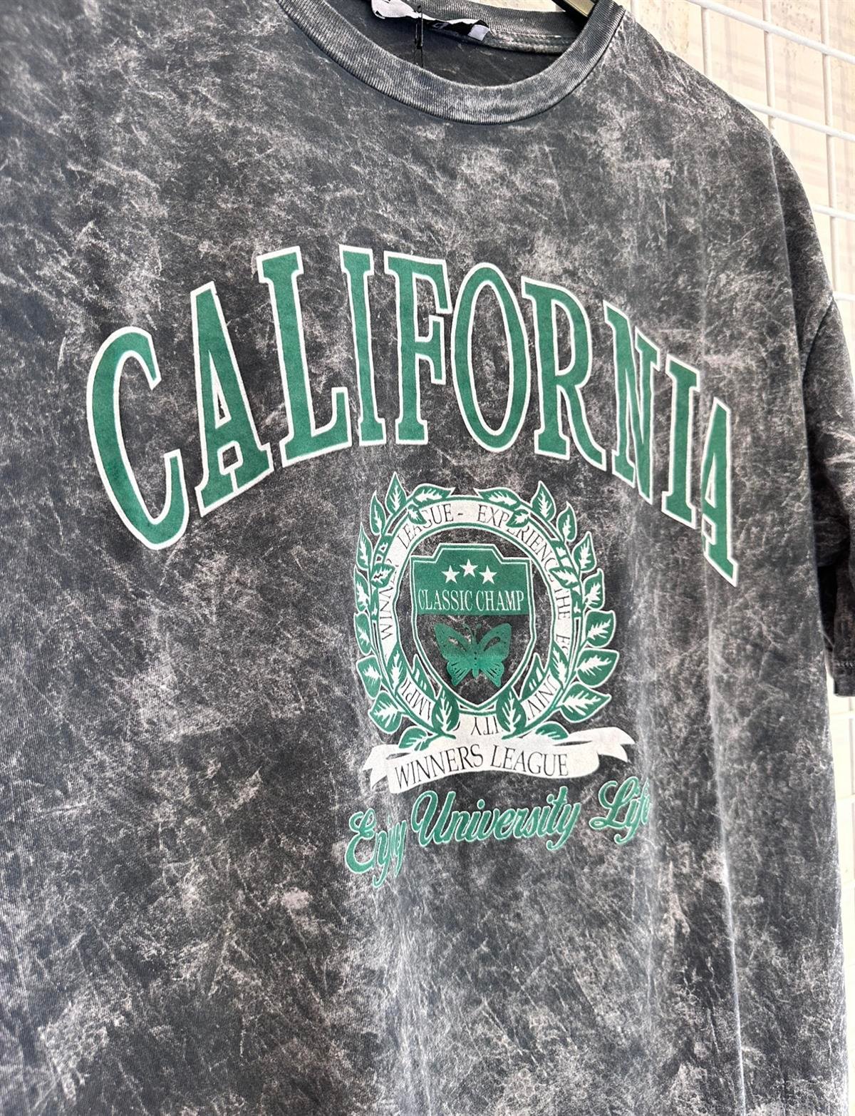 California Baskılı Yıkamalı Antrasit Tişört