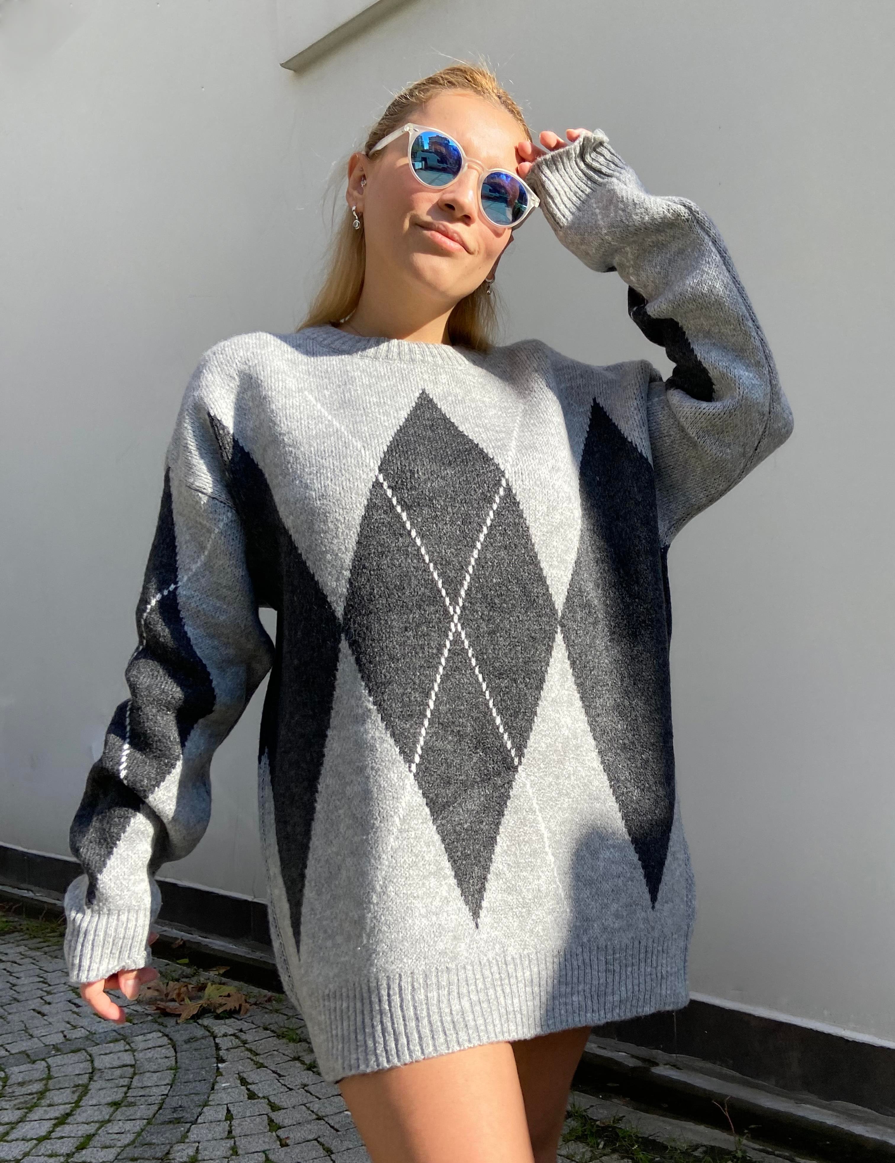 Gri Baklava Desen Oversize Kazak