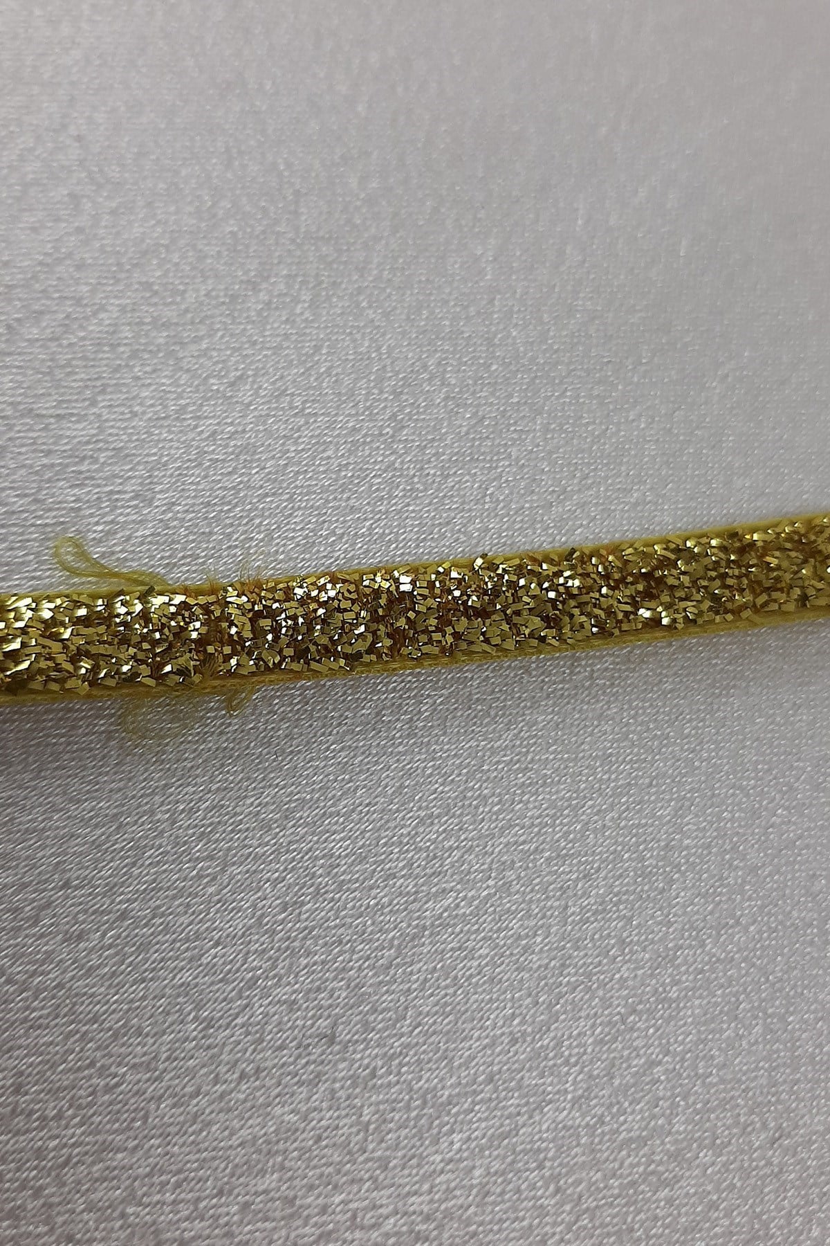 Altın Sarısı Simli Kadife Kurdele 6 mm