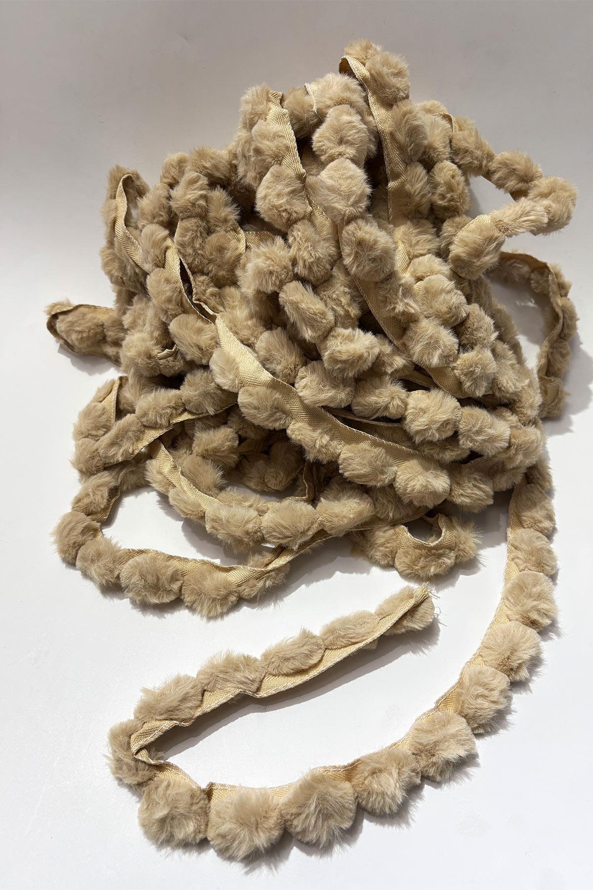 Bej Rengi Peluş Şerit Ponpon,Tavşan Kuyruğu Ponpon,Peluş Ponpon 1 mt
