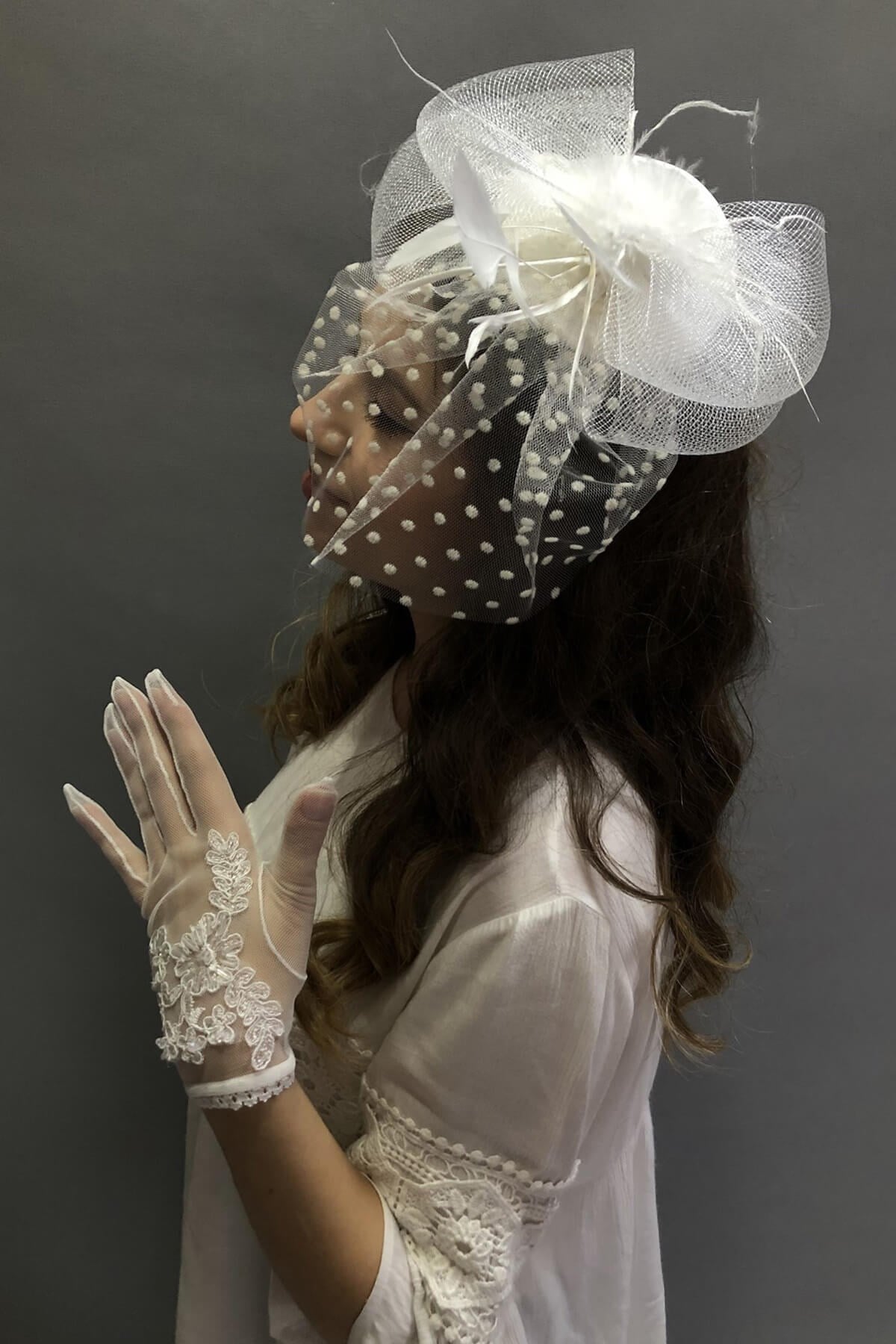 Beyaz Boncuklu Eldiven Puantiyeli Vualet Nikah Şapkası