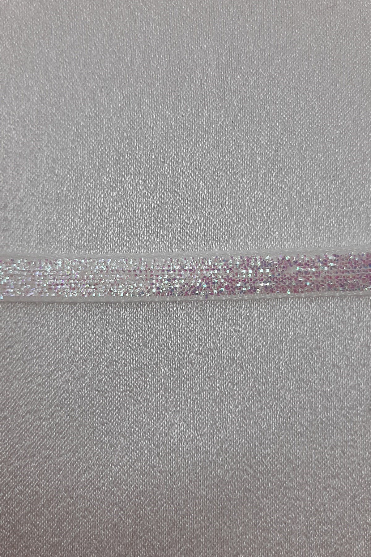 Beyaz Janjanl Simli Kadife Kurdele 6 mm