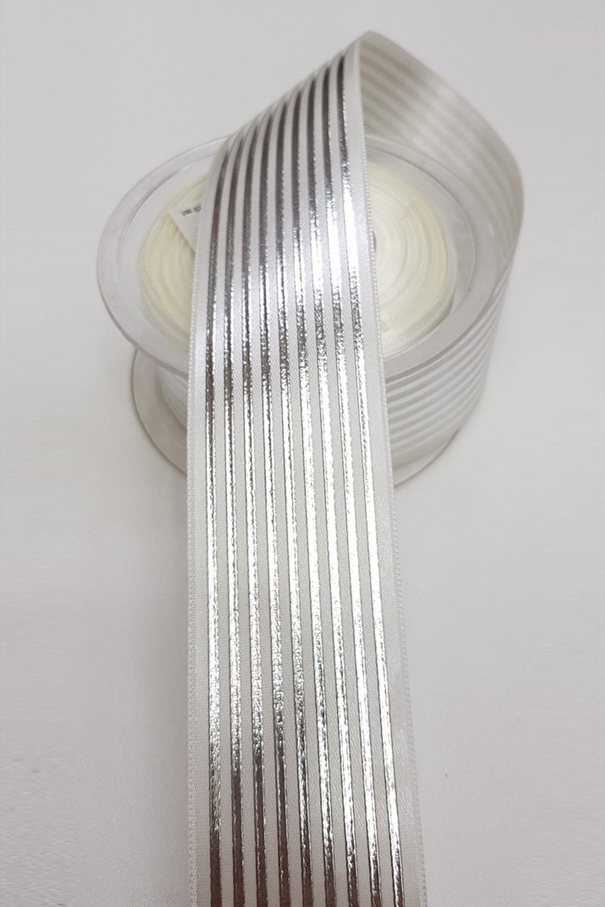 Çizgi Varaklı Gümüş Saten Kurdele 4Cm