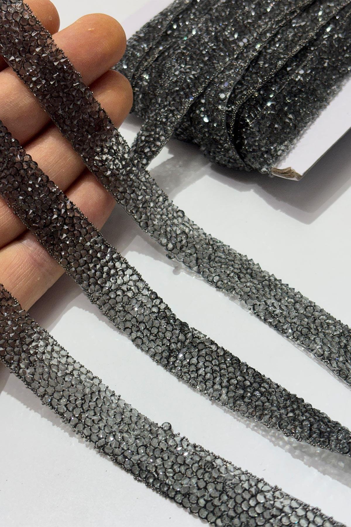 Füme Rengi Ütüyle Yapışan Şerit Taş Boncuk1,5 Cm
