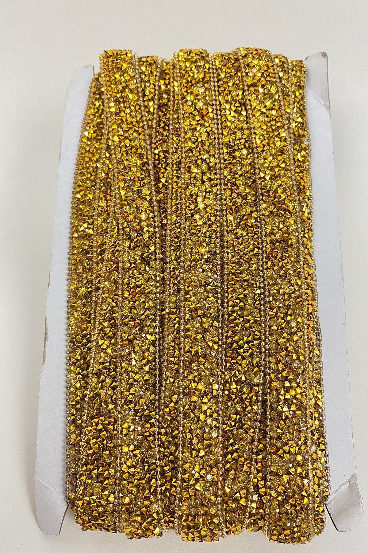 Gold Ütüyle Yapışan Taşlı Zincirli Şerit Aplik