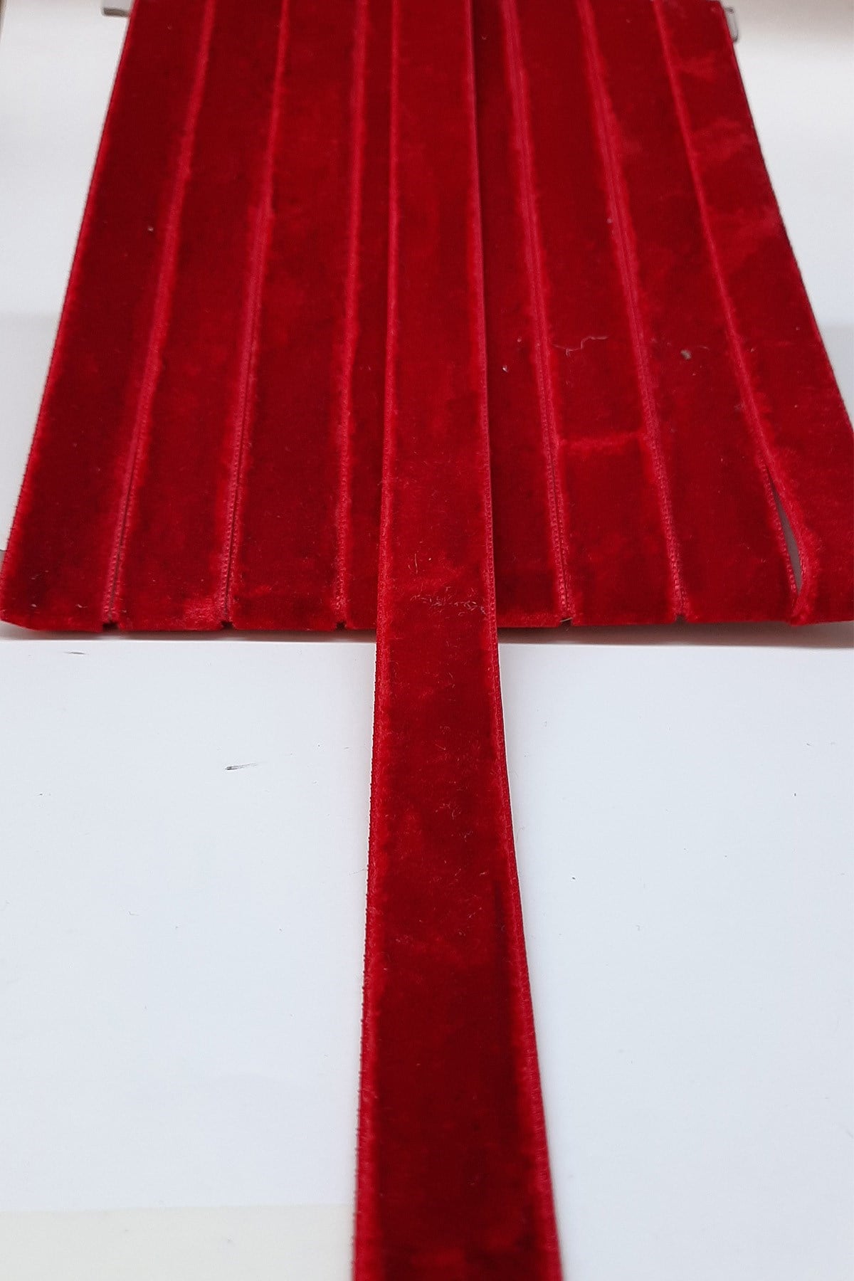 Kırmızı Kadife Kurdele 2 cm