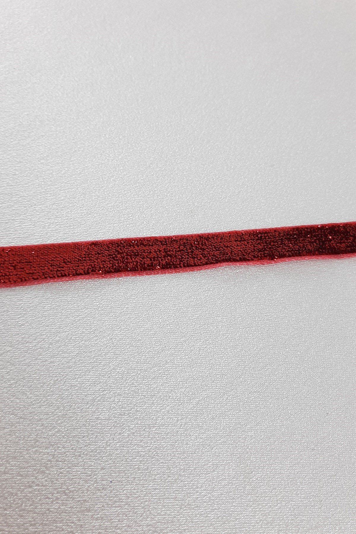 Kırmızı Simli Kadife Kurdele 1 cm