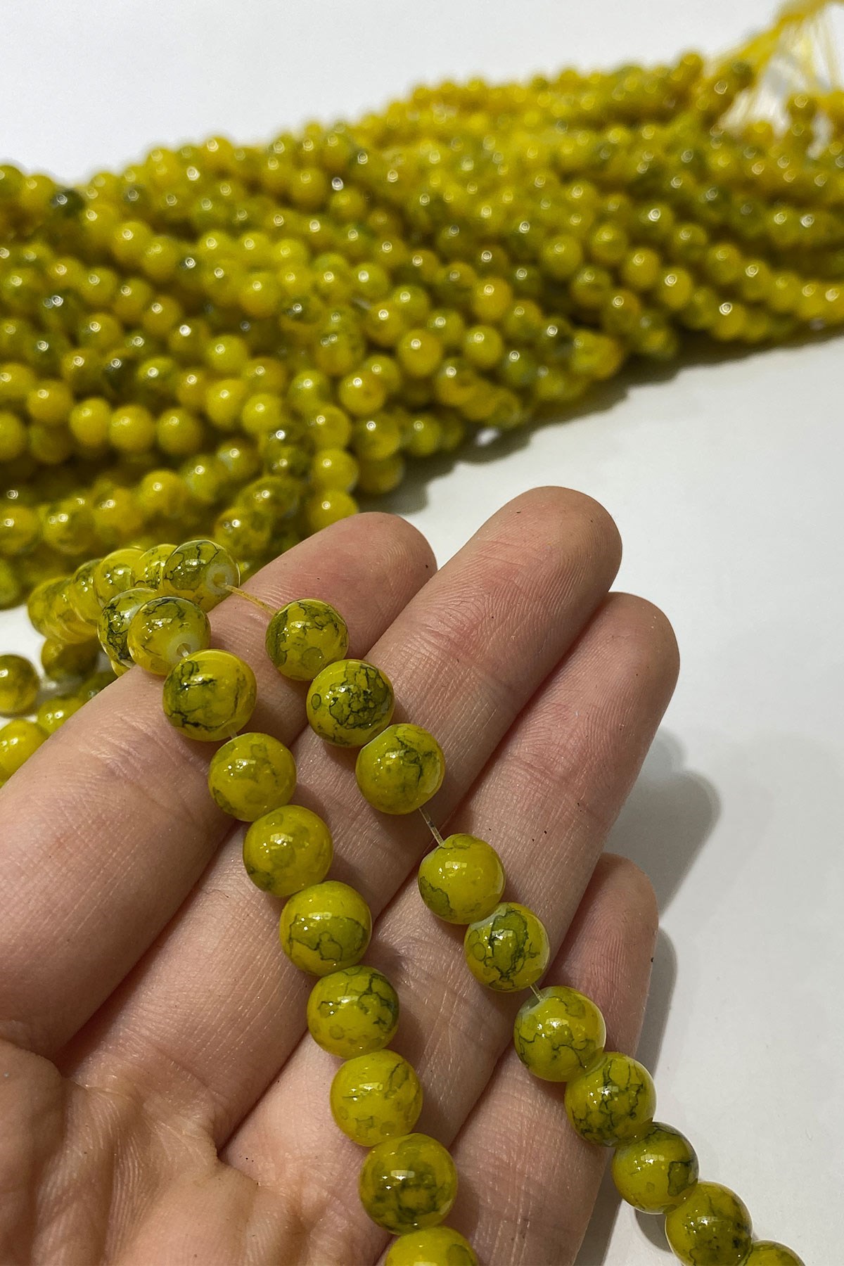 Koyu Sarı Desenli Dizi Cam Boncuk 8 mm
