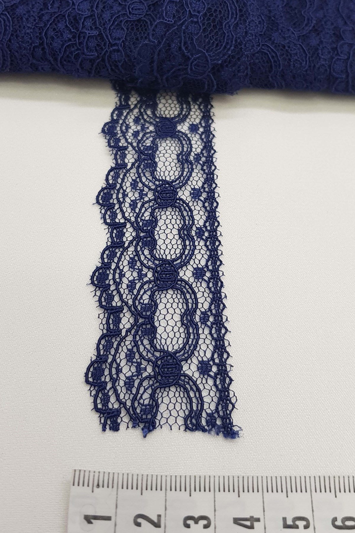 Lacivert Kolalı Kuğu Dantel