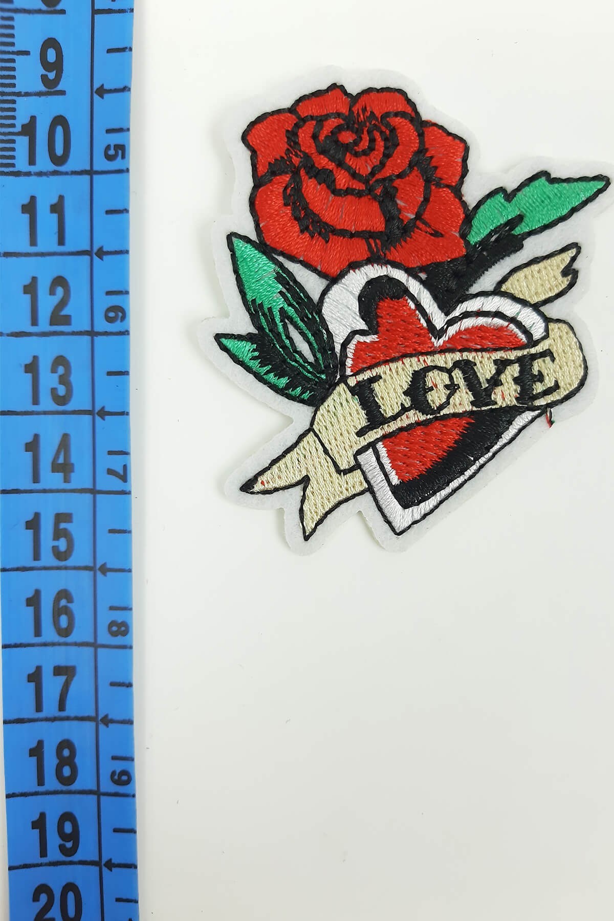Love Yazılı Çiçek Arma (Yama)