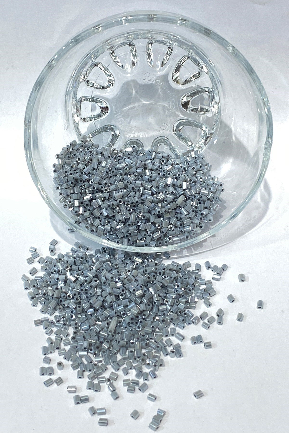 Parlak Gri Kesme Boncuk 50 gr