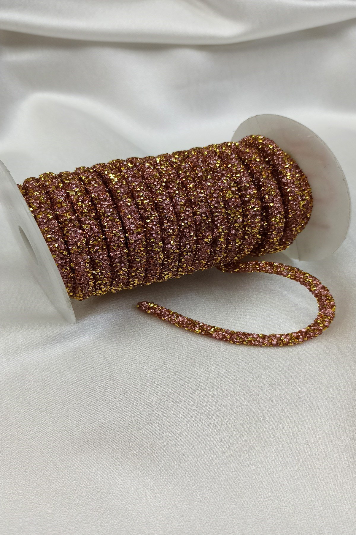 Pembe Gold Boncuk İşlemeli Şerit
