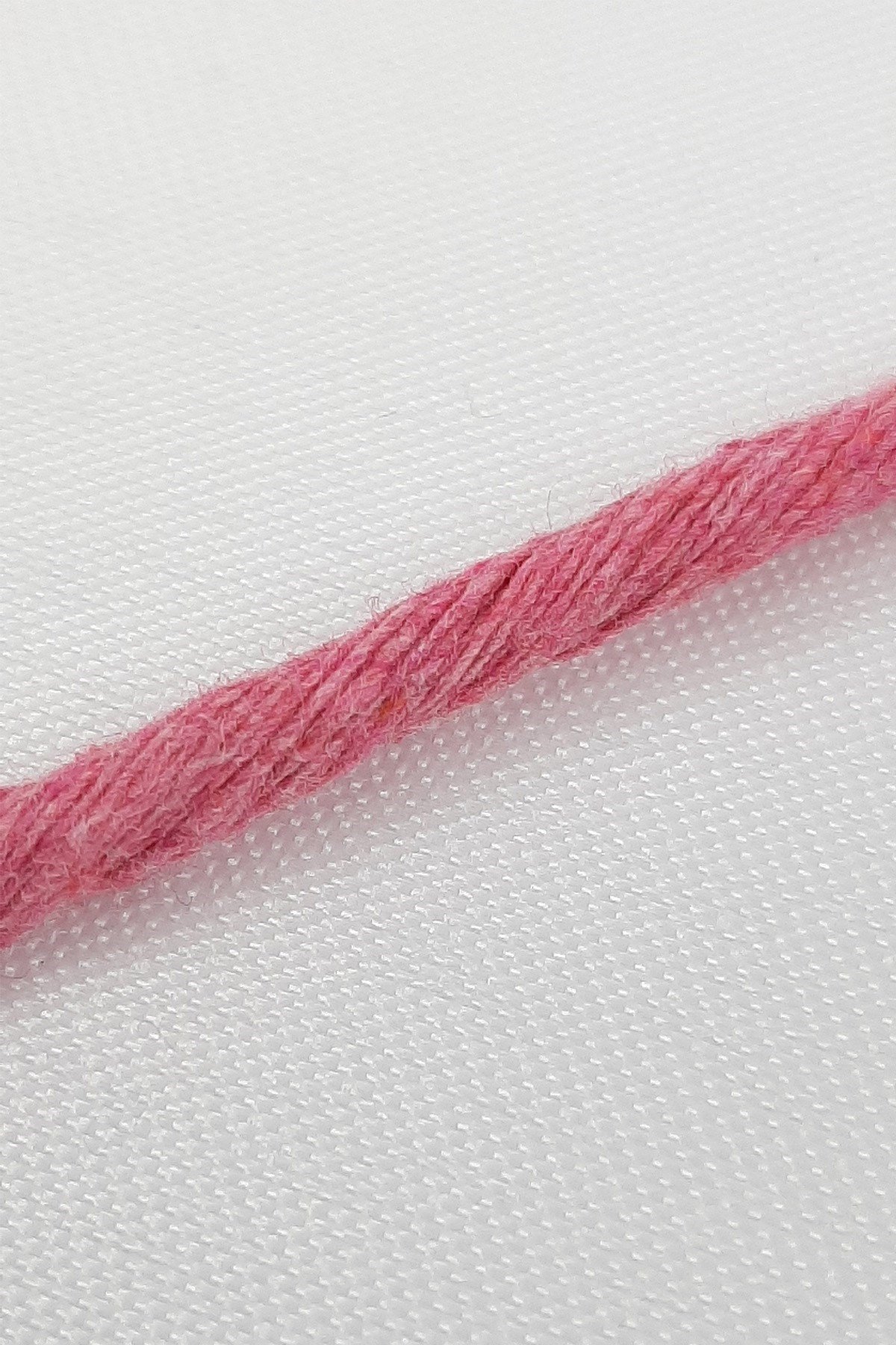 Pembe İnce Büklüm Makrome