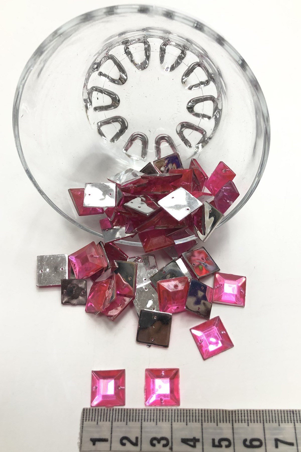 Pembe Kare Plastik Dikme Taş 20 gr